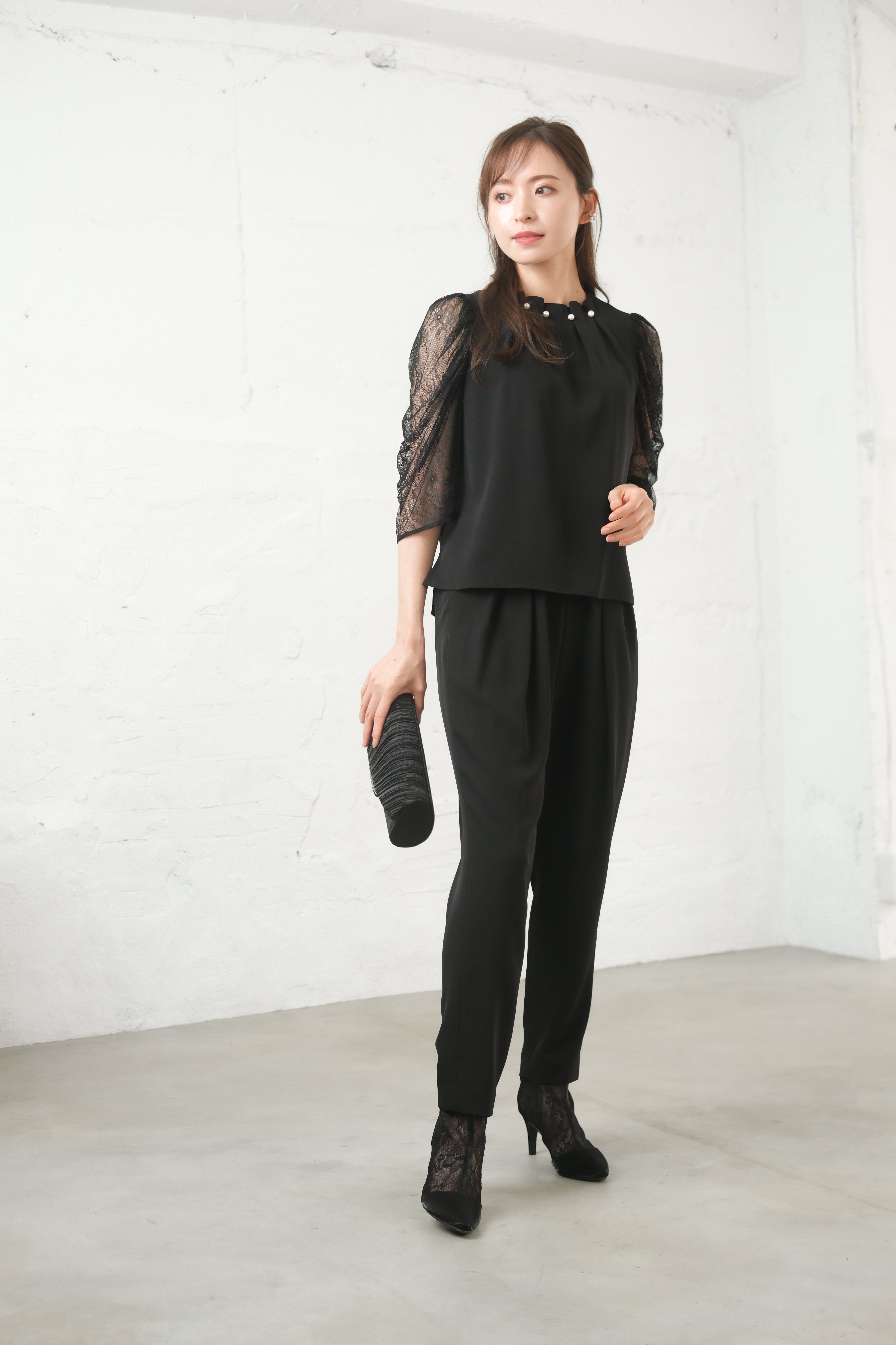 [レンタル] BELINDA DE CAPRIS パールボタン付き セットアップ パンツドレス ブラックの宅配レンタル - 2