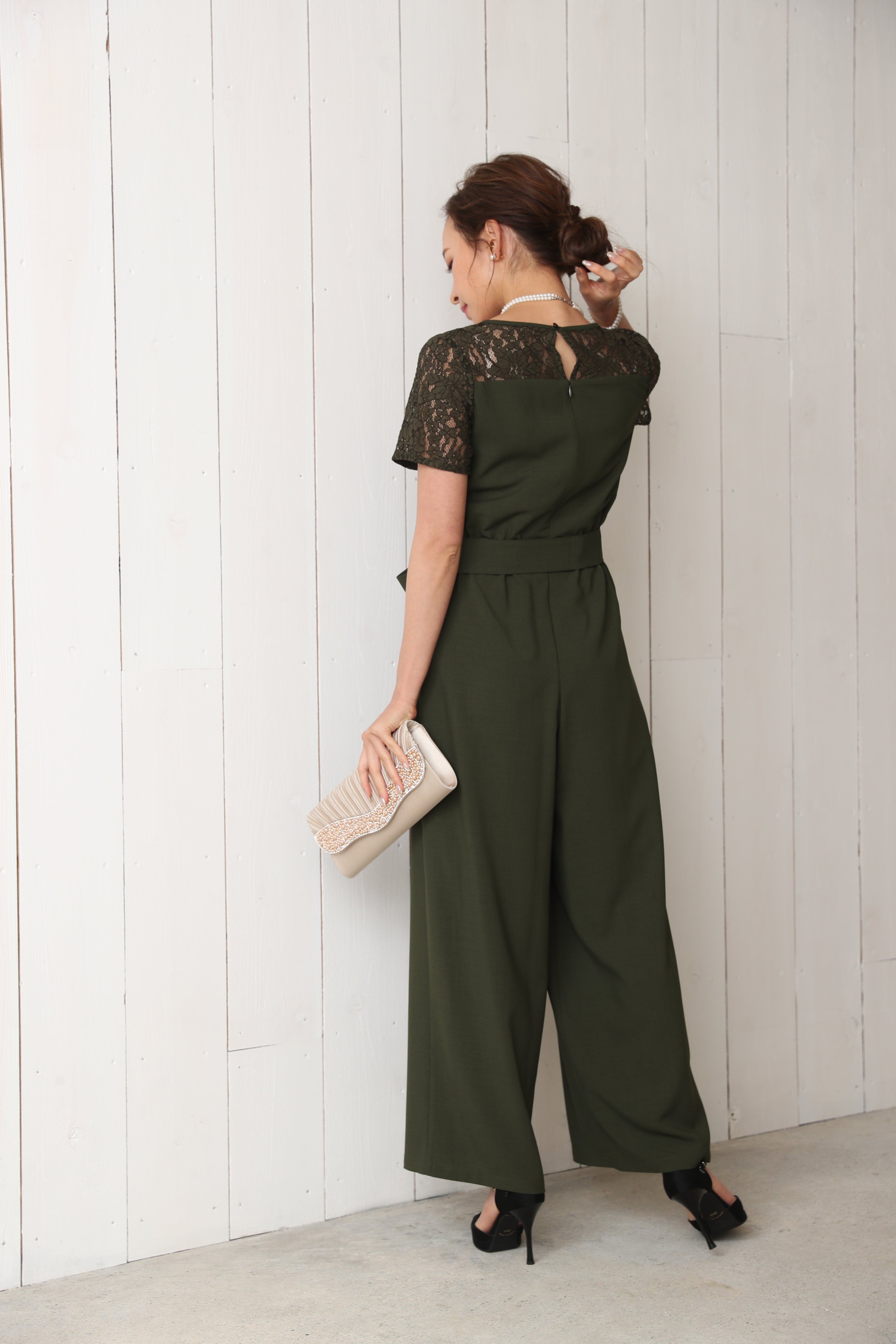 [レンタル] BELINDA DE CAPRIS 袖付きタックテーパード オールインワン パンツドレス カーキの宅配レンタル - 22