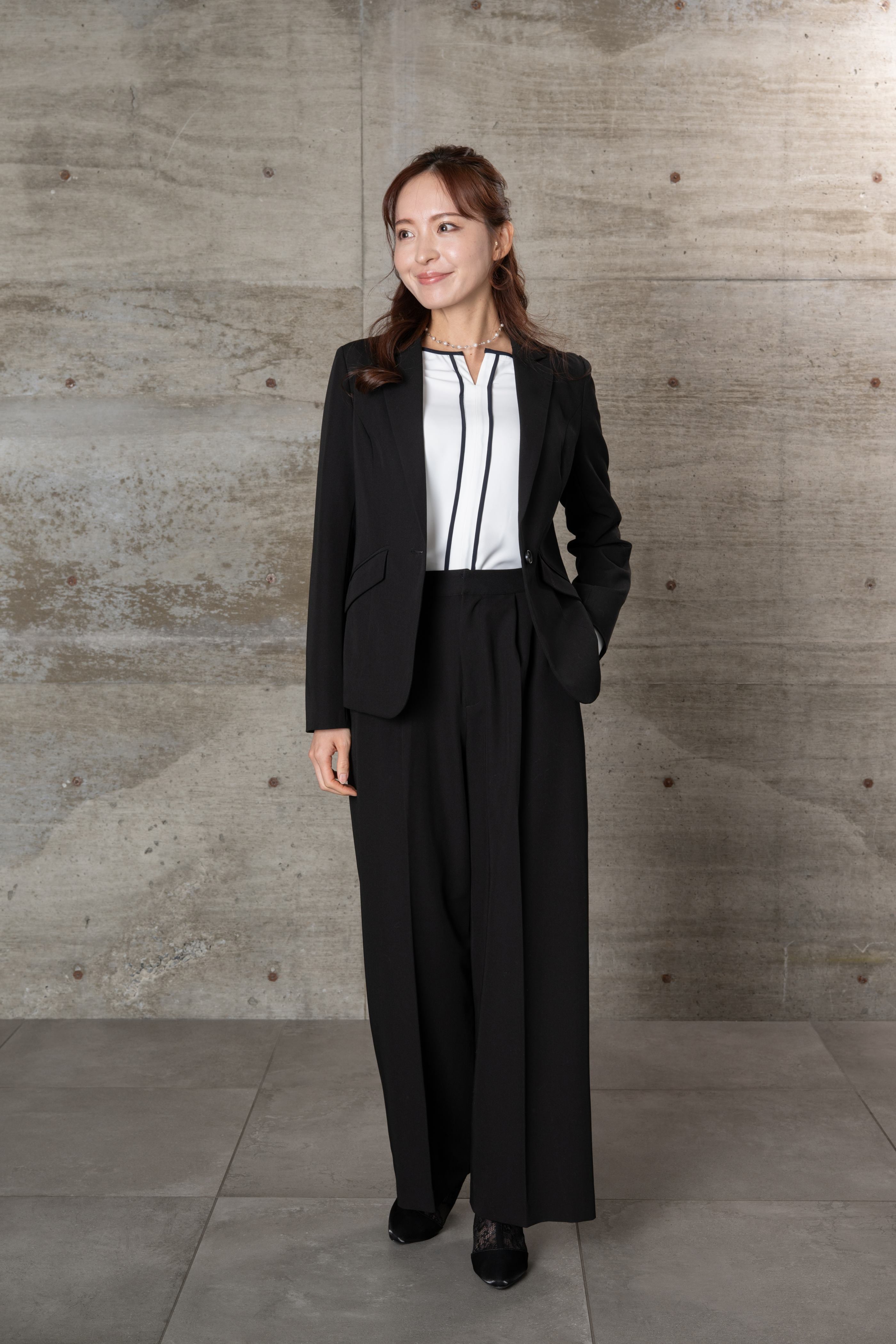 [レンタル] BELINDA DE CAPRIS テーラードジャケット ワイドパンツ2P レディーススーツの宅配レンタル - 14