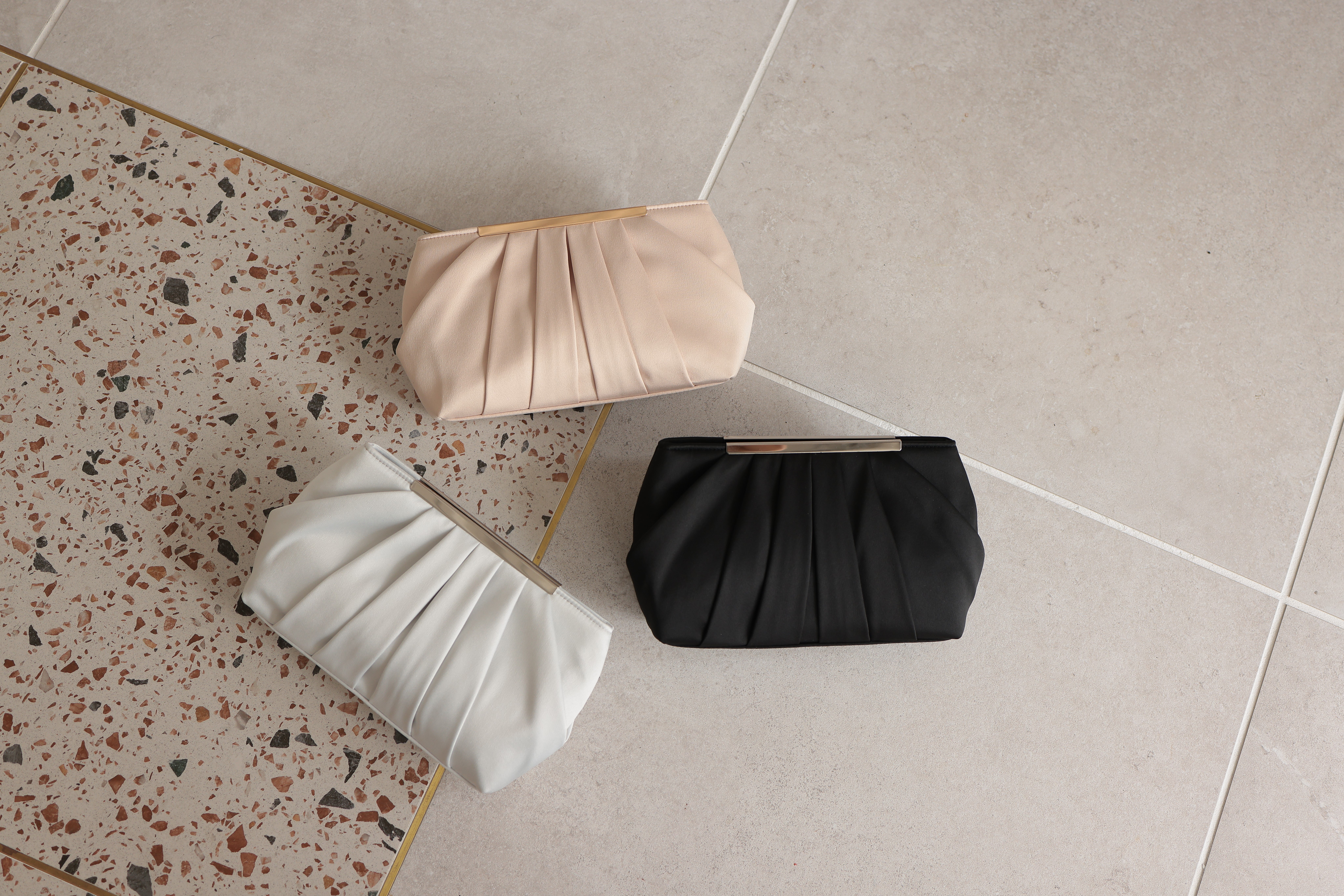 [レンタル] アートマリー タックデザインパーティーバッグ ベージュの宅配レンタル - 7