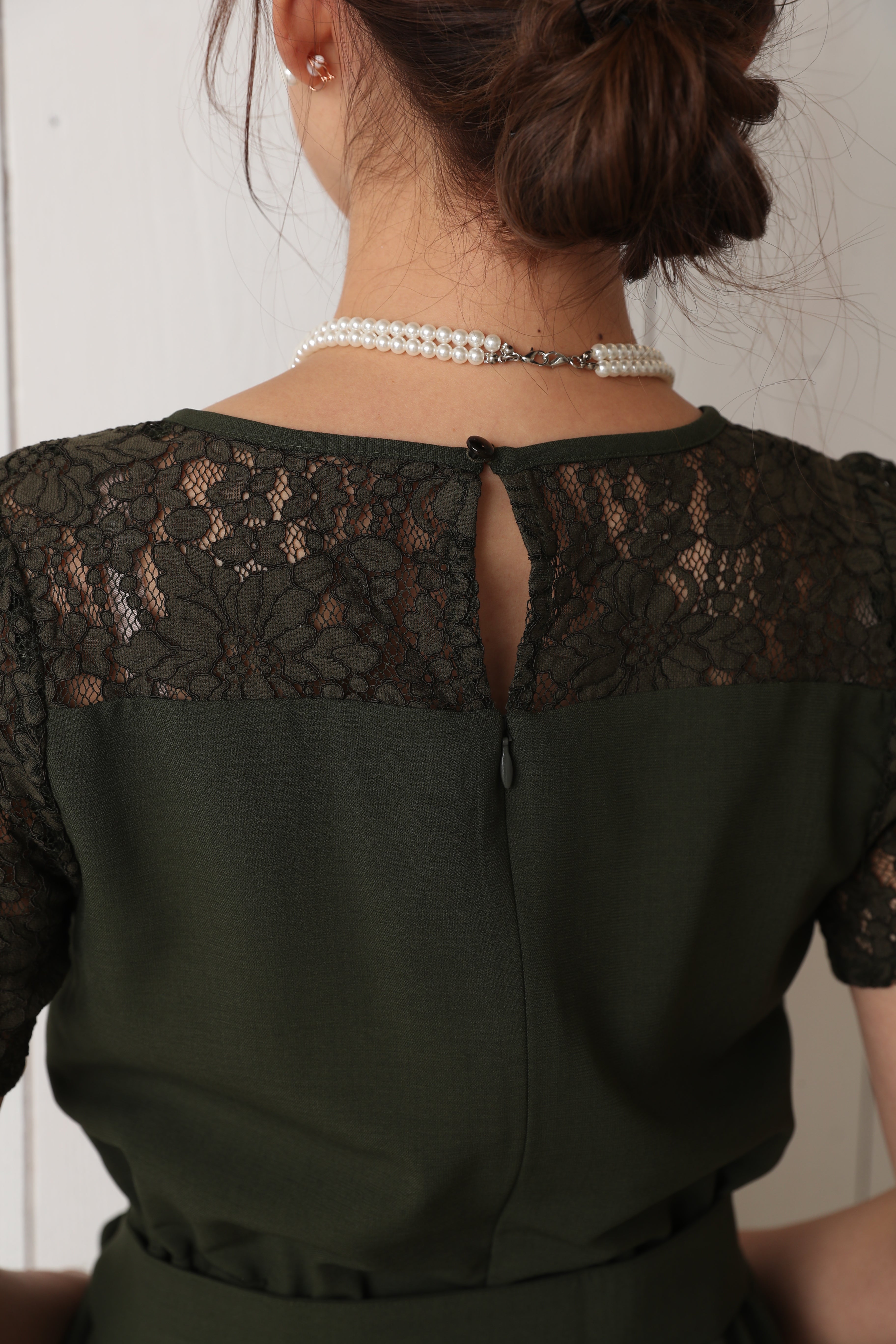 [レンタル] BELINDA DE CAPRIS 袖付きタックテーパード オールインワン パンツドレス カーキの宅配レンタル - 25