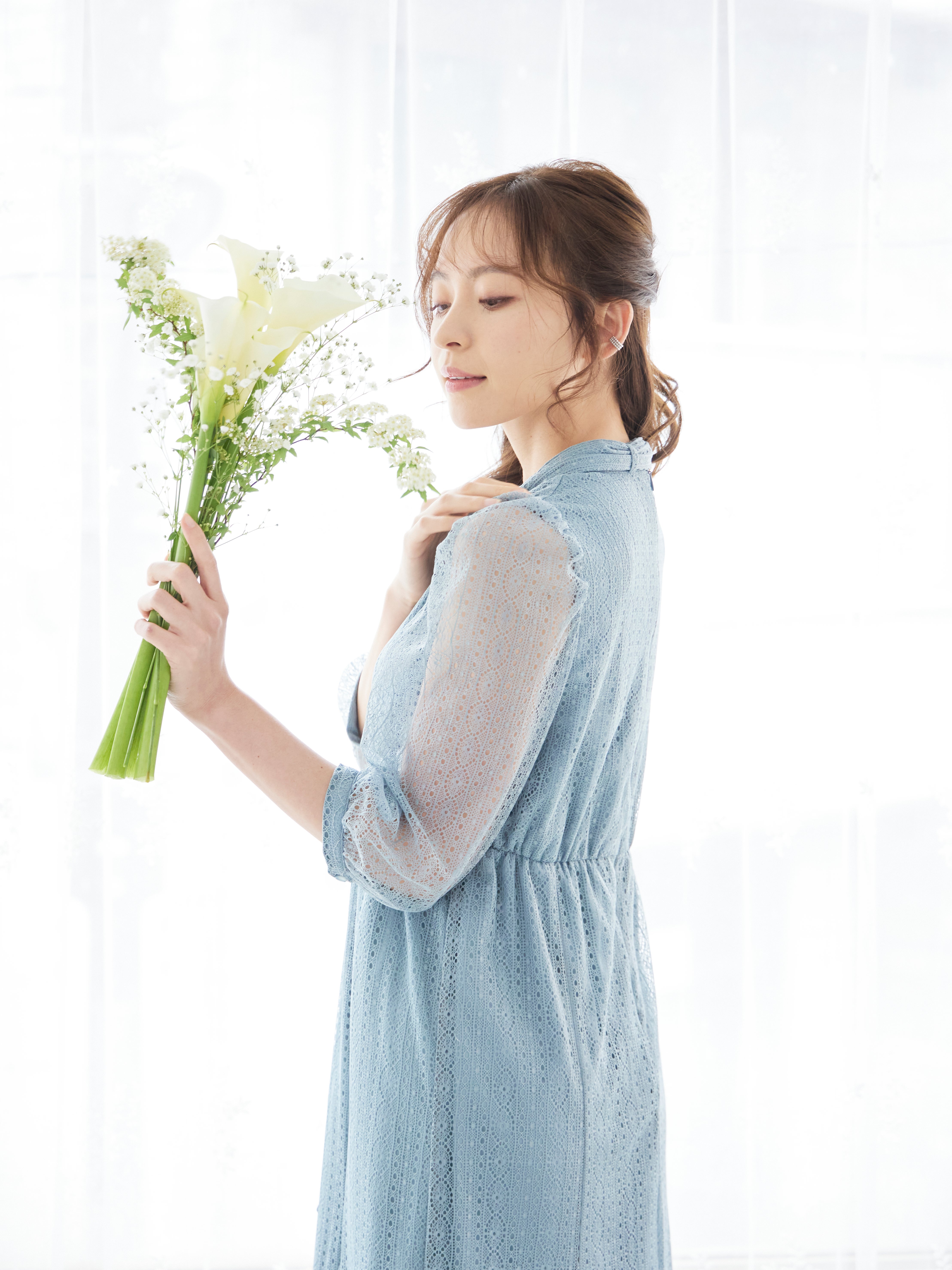 [レンタル] BELINDA DE CAPRIS リボン付きギャザースリーブ レースワンピースドレス サックスブルーの宅配レンタル - 8