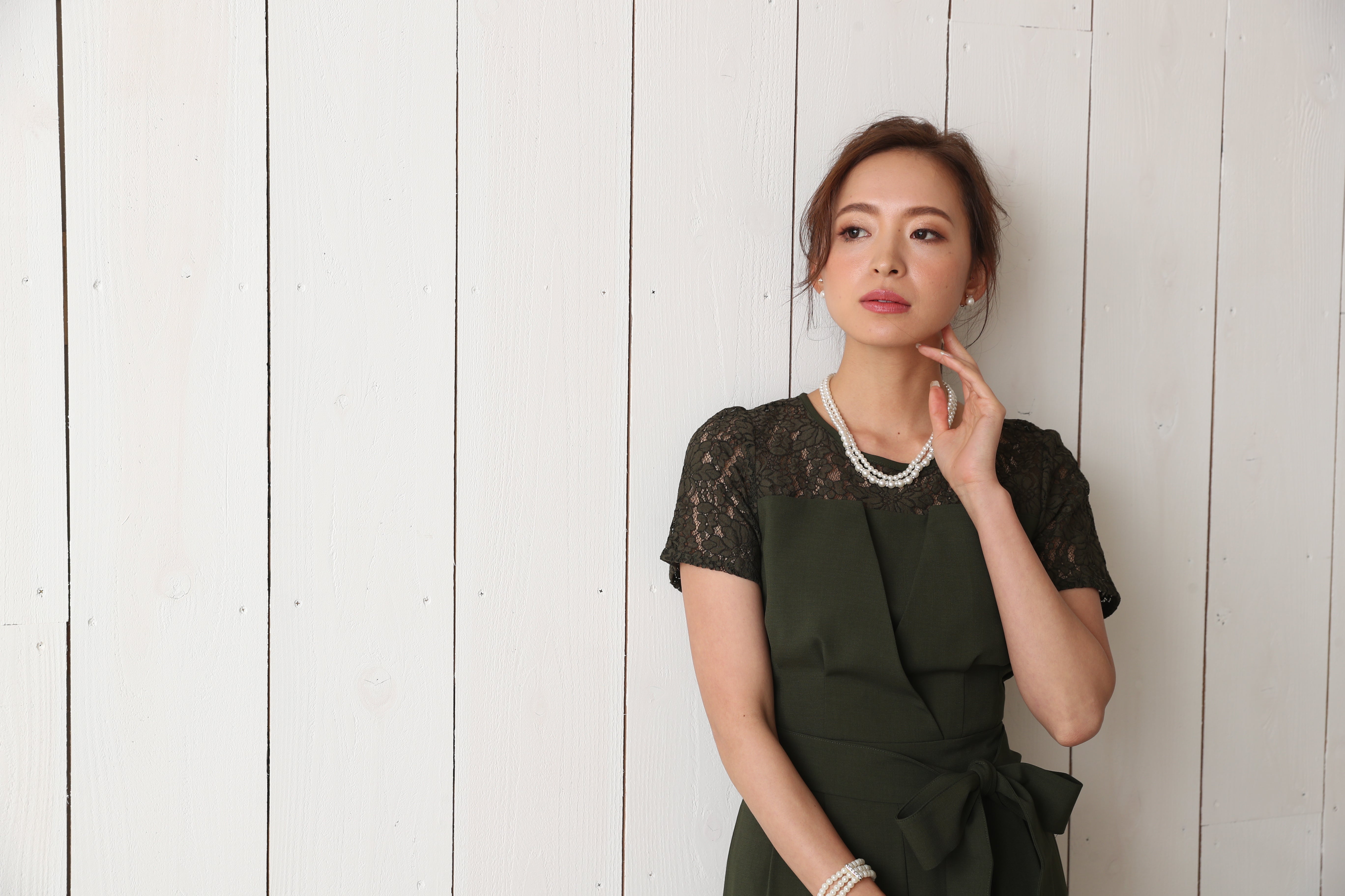 [レンタル] BELINDA DE CAPRIS 袖付きタックテーパード オールインワン パンツドレス カーキの宅配レンタル - 35