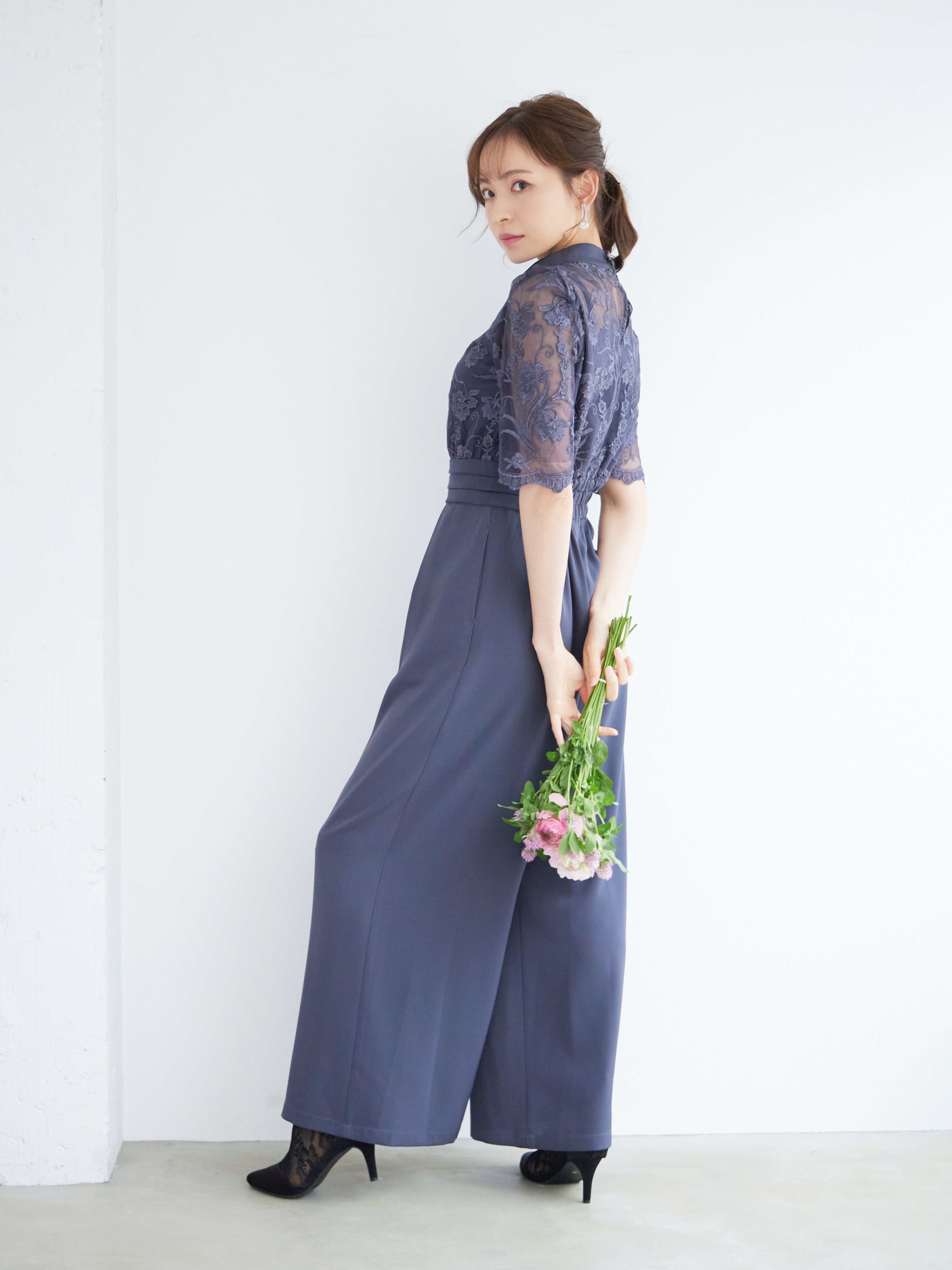 【新品】BELINDA DE CAPRIS★レースパンツドレス　カーキ　Aライン 新品】BELINDA DE CAPRIS☆レースパンツドレス カーキ Aライン