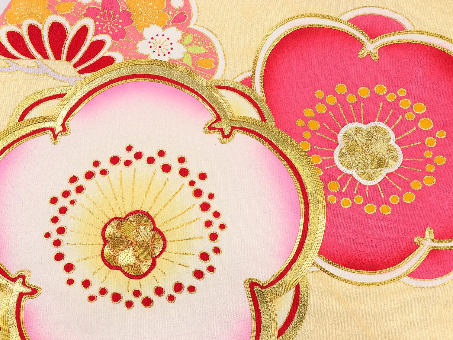 [レンタル] 女の子 お宮参り 産着 レンタル6点フルセット 正絹 金駒刺繍の吉祥梅 クリーム色の宅配レンタル - 4