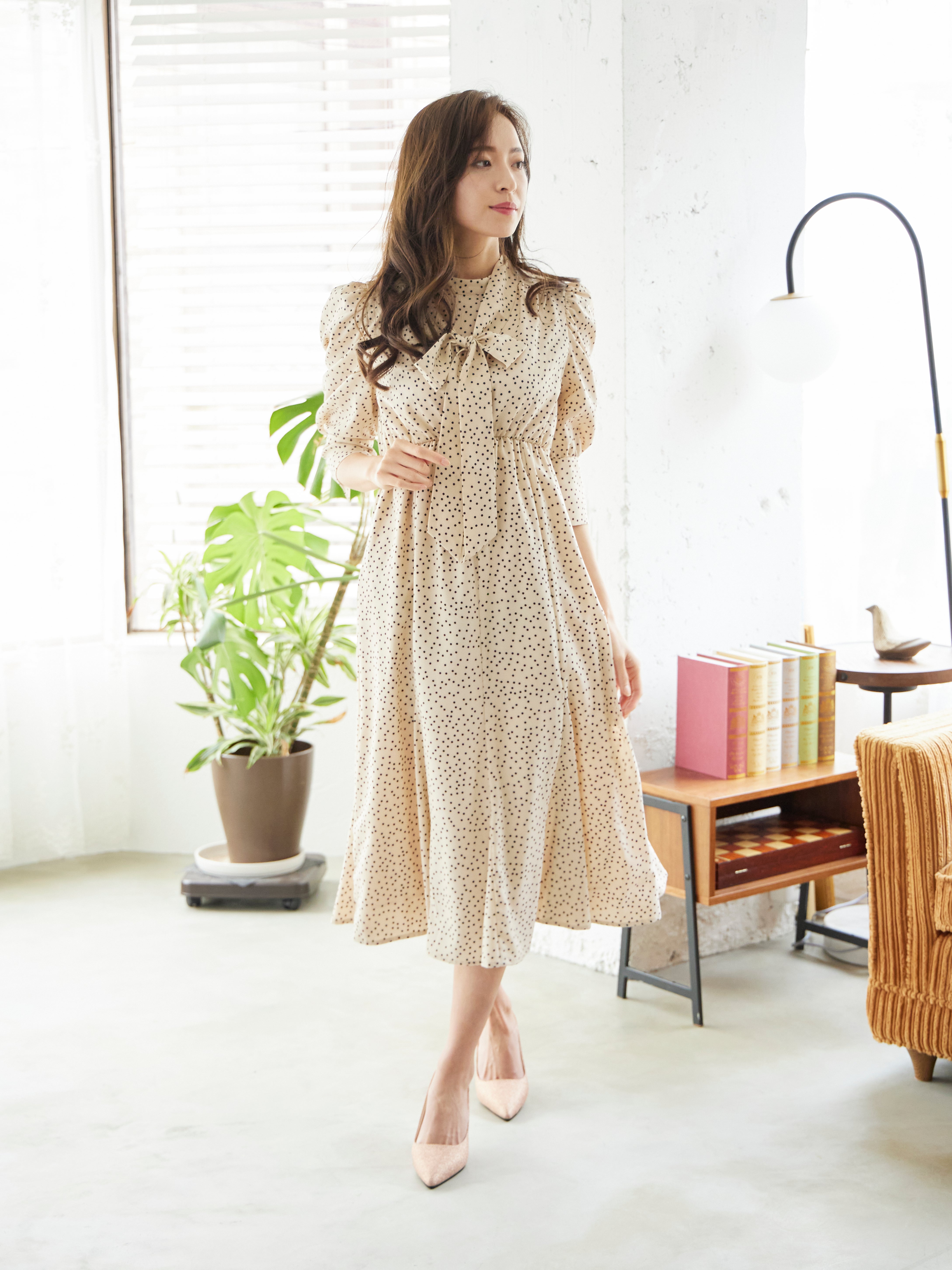 [レンタル] BELINDA DE CAPRIS ギャザースリーブ ドットワンピースドレス ベージュの宅配レンタル - 6