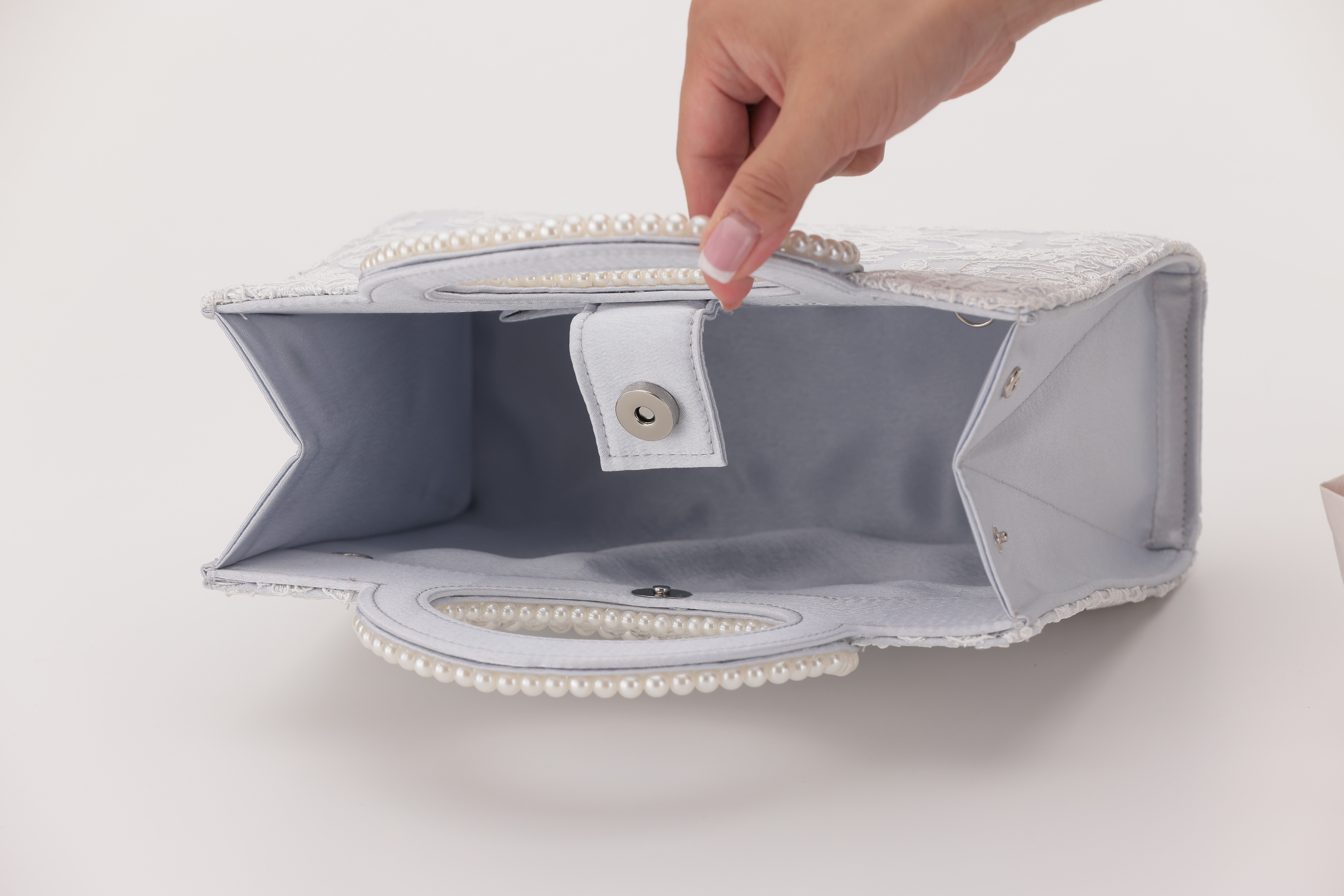 [レンタル] アートマリー ハンドパール刺繍パーティーバッグ シルバーの宅配レンタル - 8