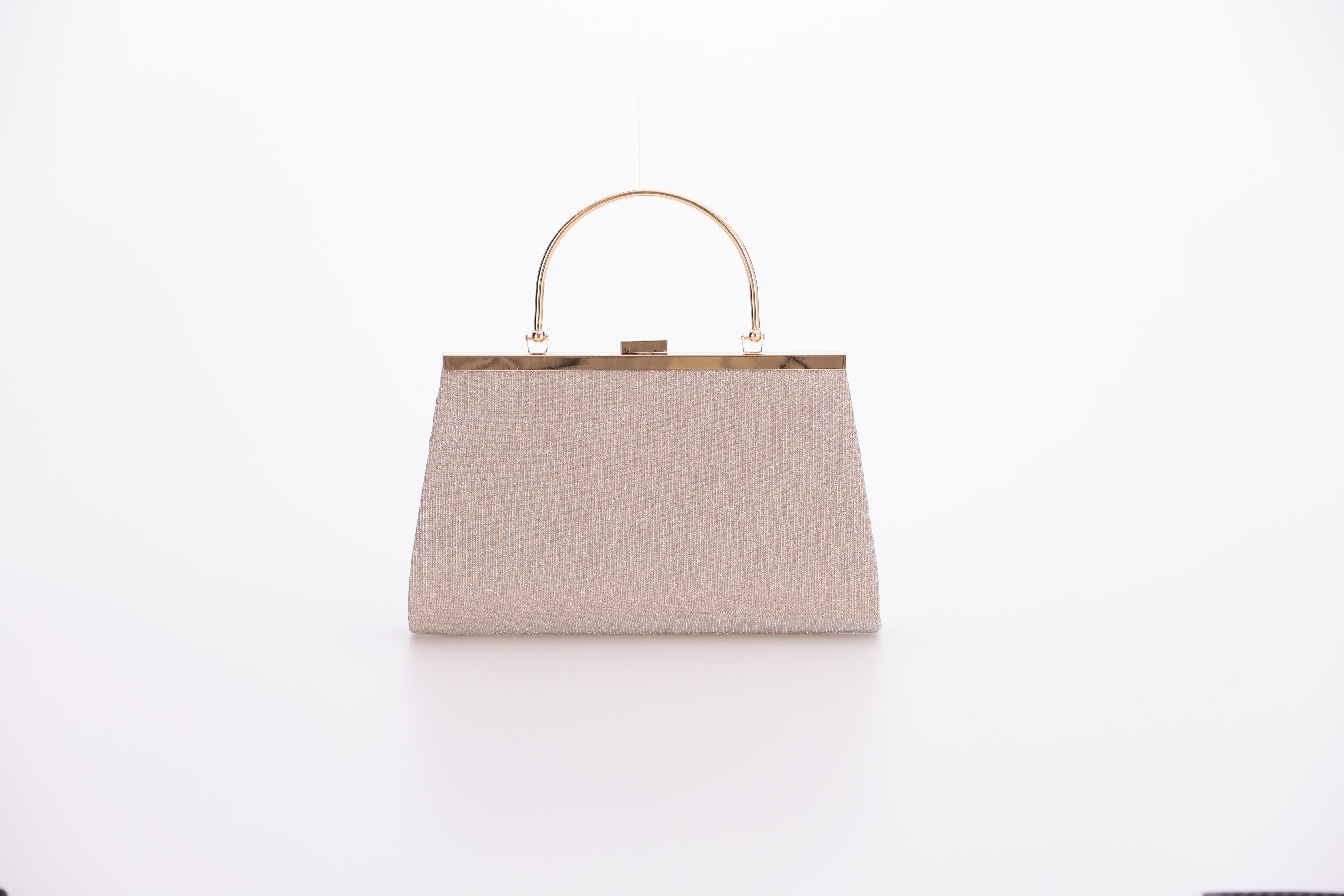 [レンタル] アートマリー メタルハンドルラメプリーツパーティーバッグ ベージュの宅配レンタル - 2