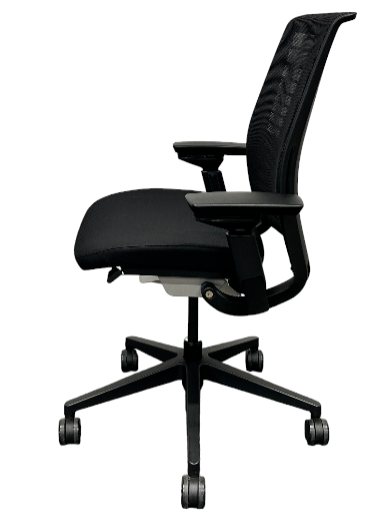 [レンタル] Steelcase Think 3Dニット 可動肘 ランバーサポート付き 465A300 ブラック オフィスチェア - 3