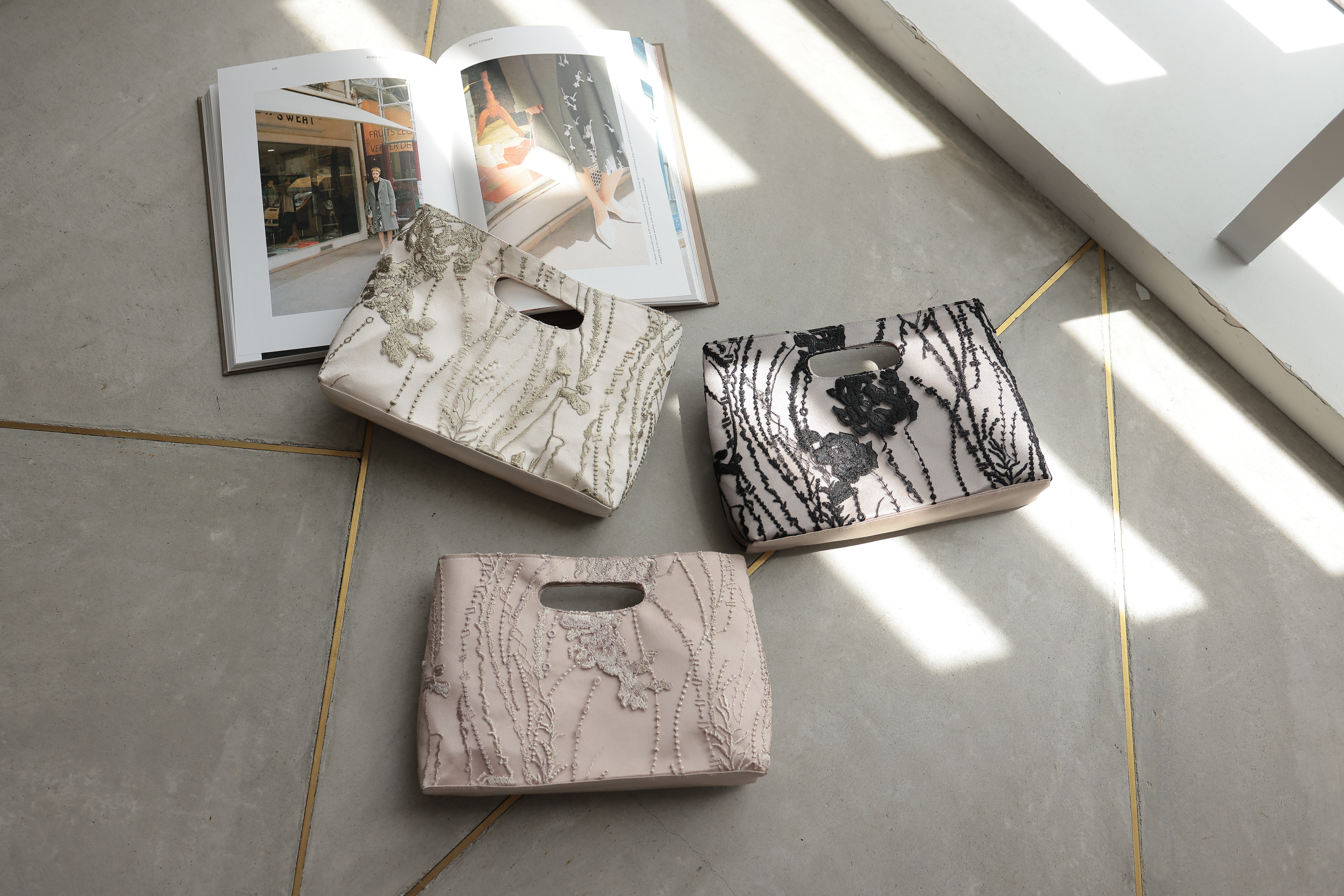 [レンタル] アートマリー 刺繍ハンドホールパーティバッグ ベージュの宅配レンタル - 5