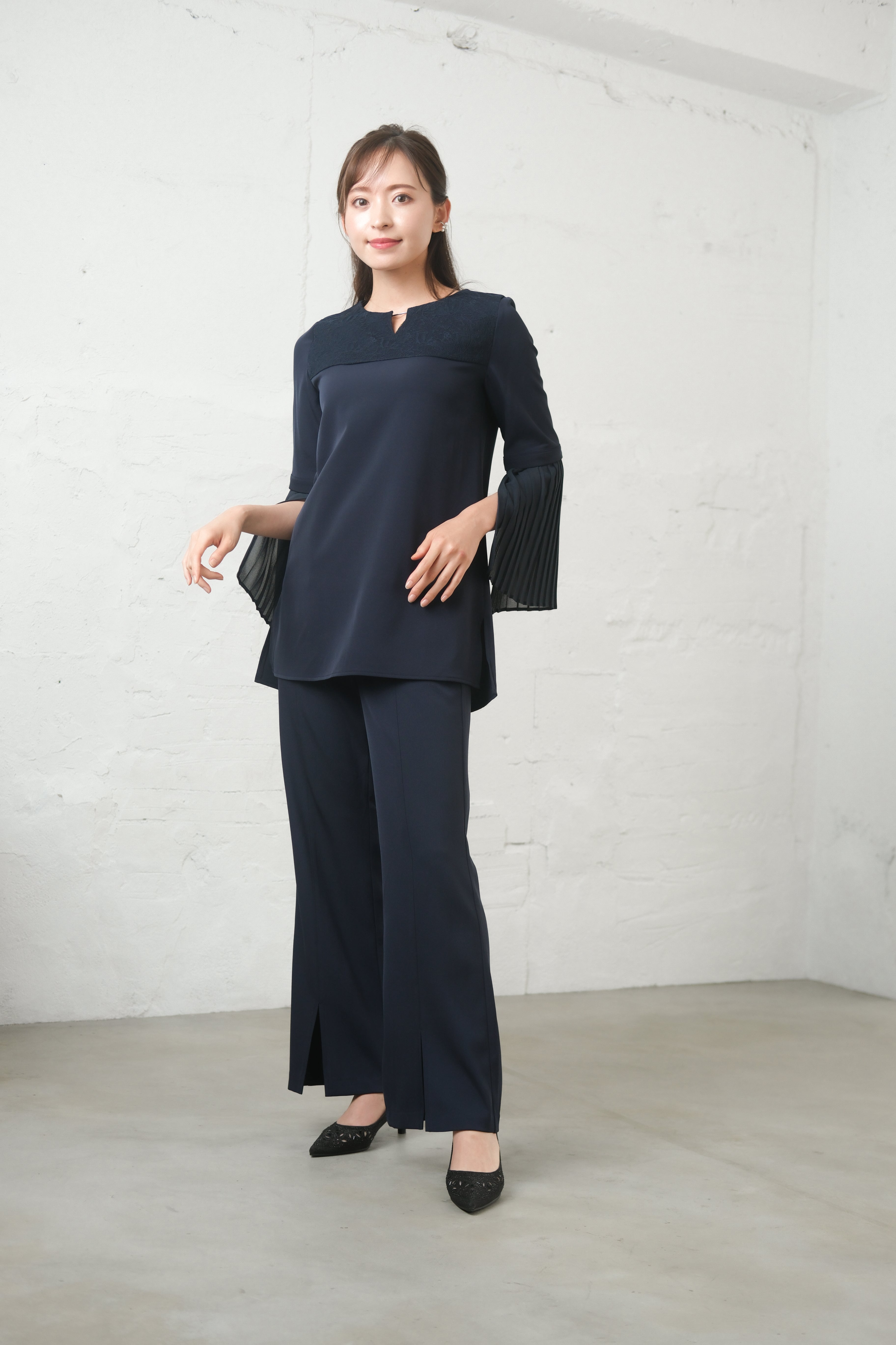 [レンタル] BELINDA DE CAPRIS プリーツ袖 セットアップ スリットパンツドレス ネイビーの宅配レンタル - 8