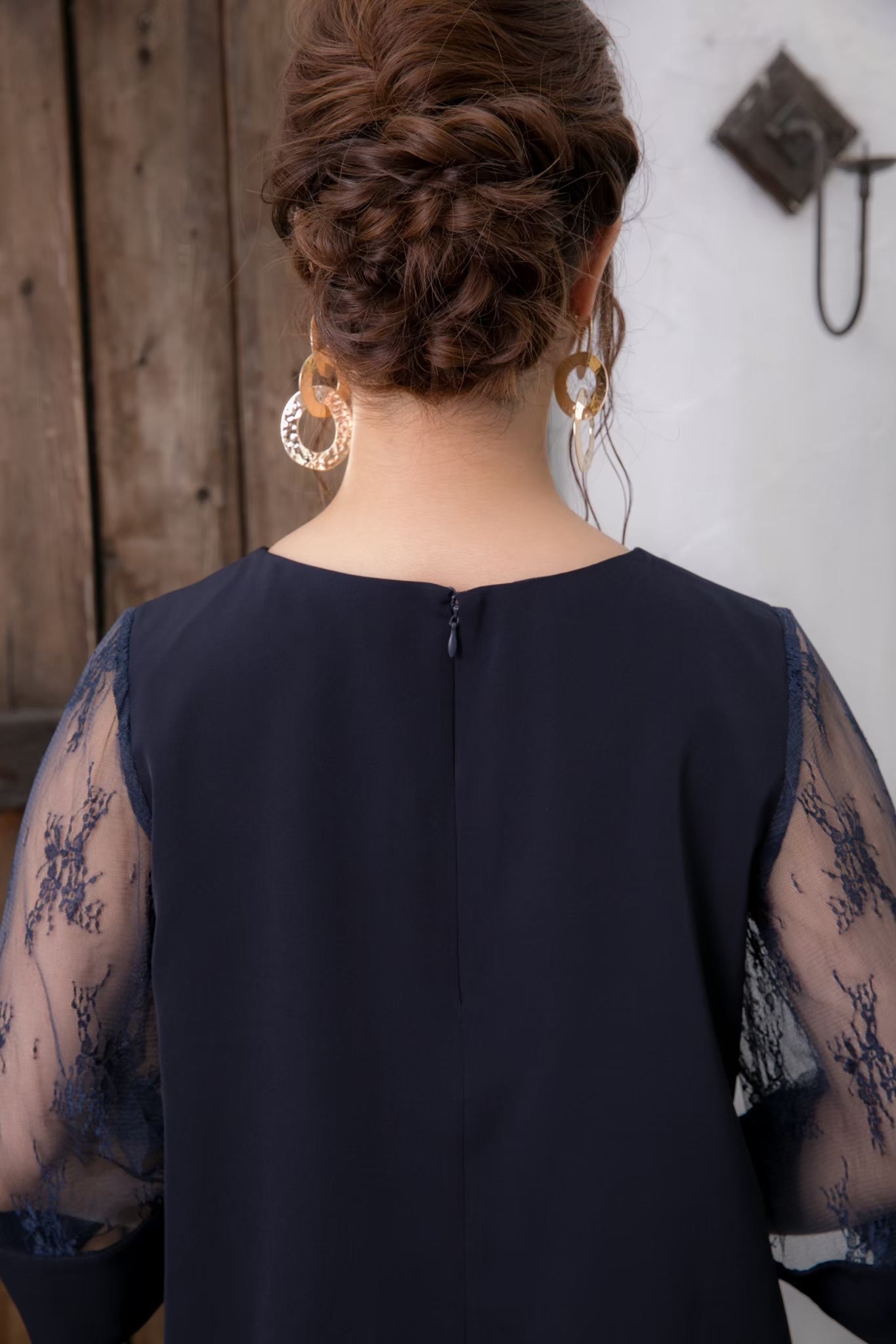 [レンタル] BELINDA DE CAPRIS チュールスリーブカフス セットアップ パンツドレス ネイビーの宅配レンタル - 15