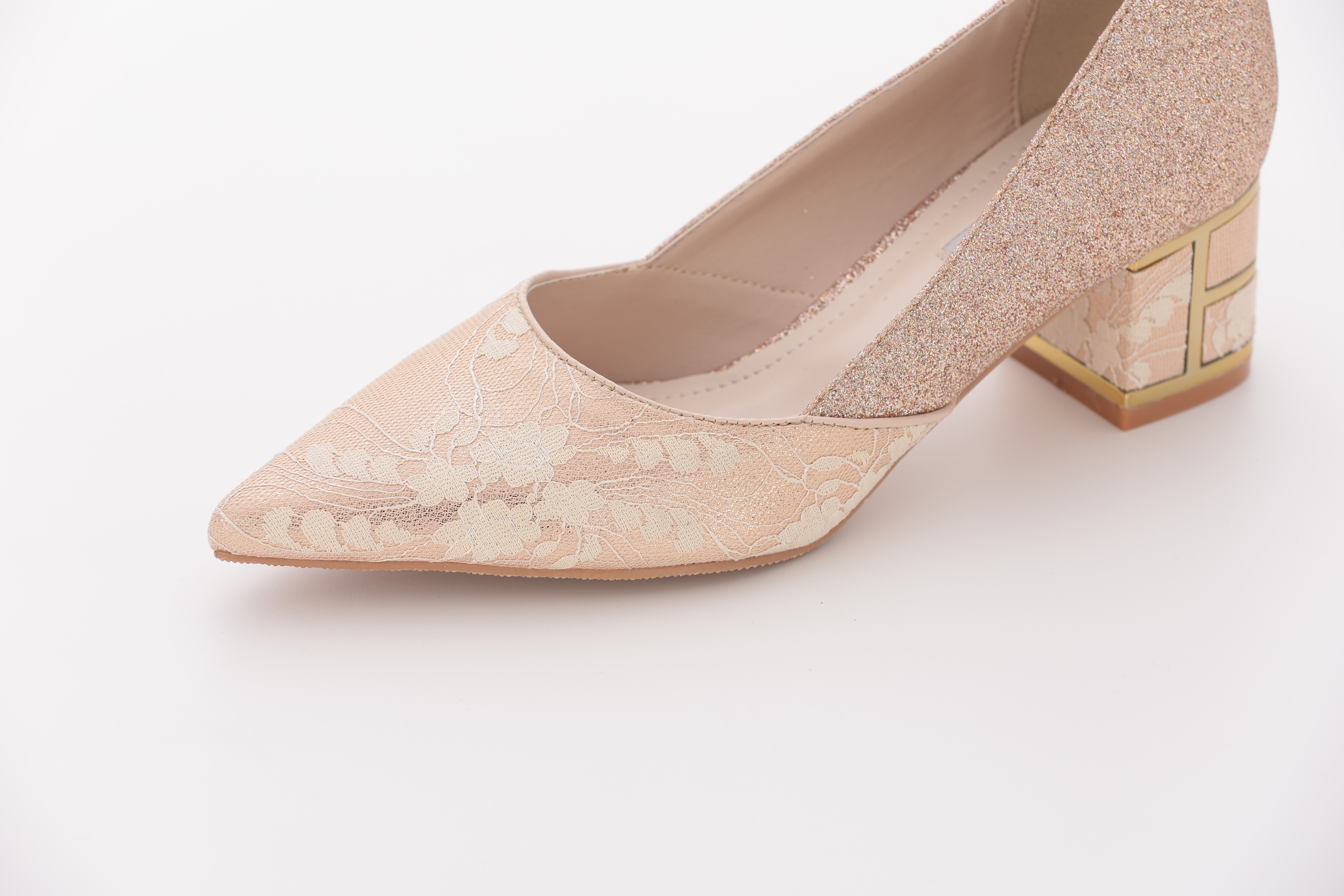 [レンタル] アートマリー レースチャンキーヒールパンプス ベージュの宅配レンタル - 4