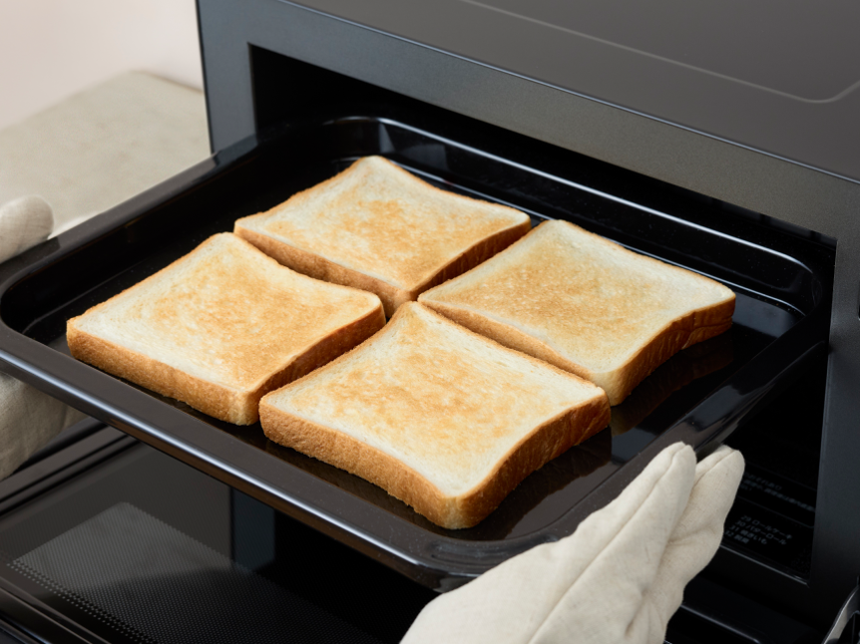 [26L]パナソニック NE-MS4E オーブンレンジ 角皿でトーストを焼く様子 - 6