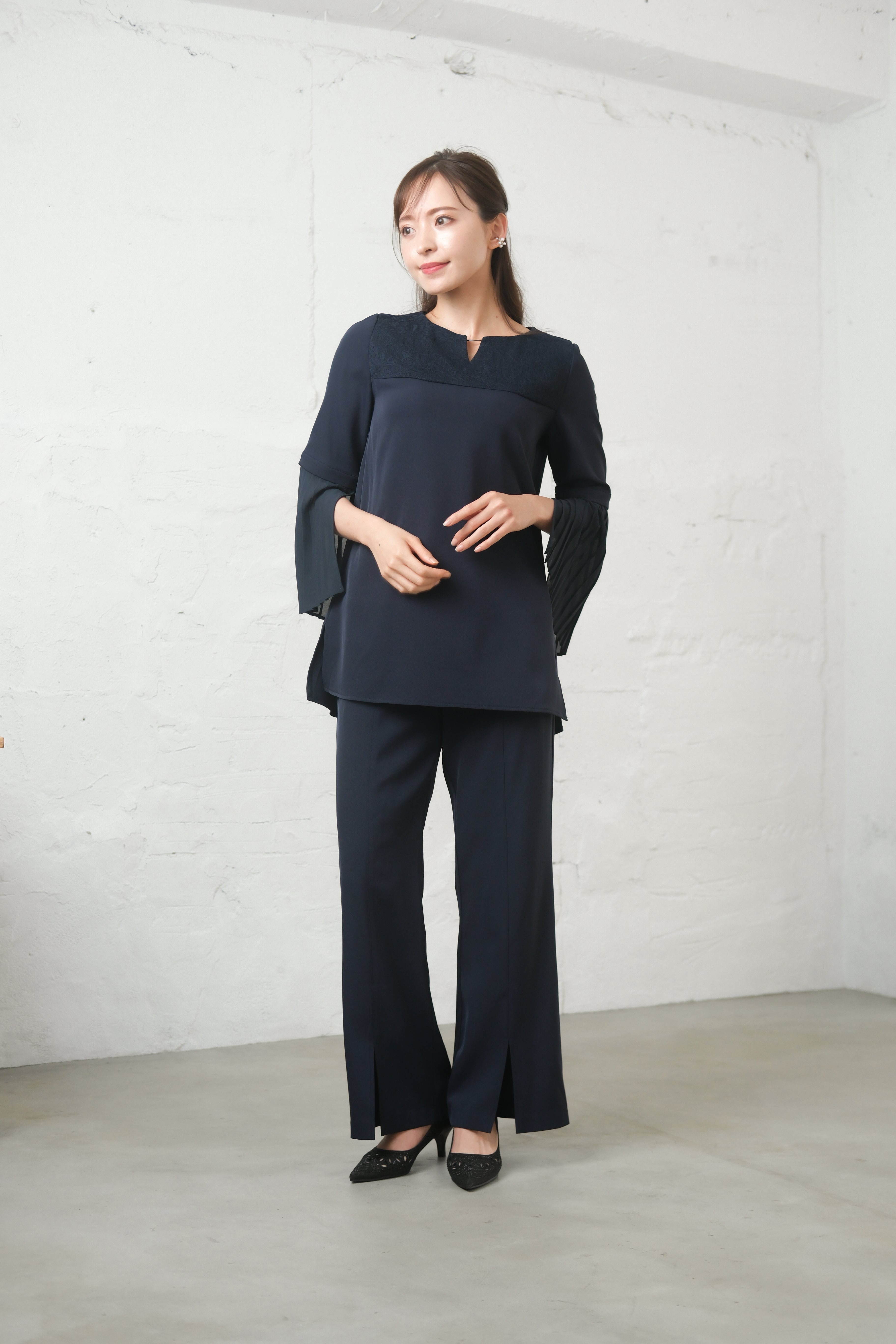 [レンタル] BELINDA DE CAPRIS プリーツ袖 セットアップ スリットパンツドレス ネイビーの宅配レンタル - 11