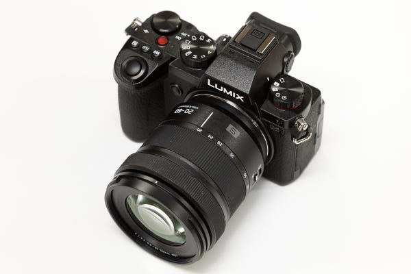 LUMIX S5 レンズセット 3年保険付] Panasonic LUMIX S5 MarkII ダブルレンズキット DC-S5M2W