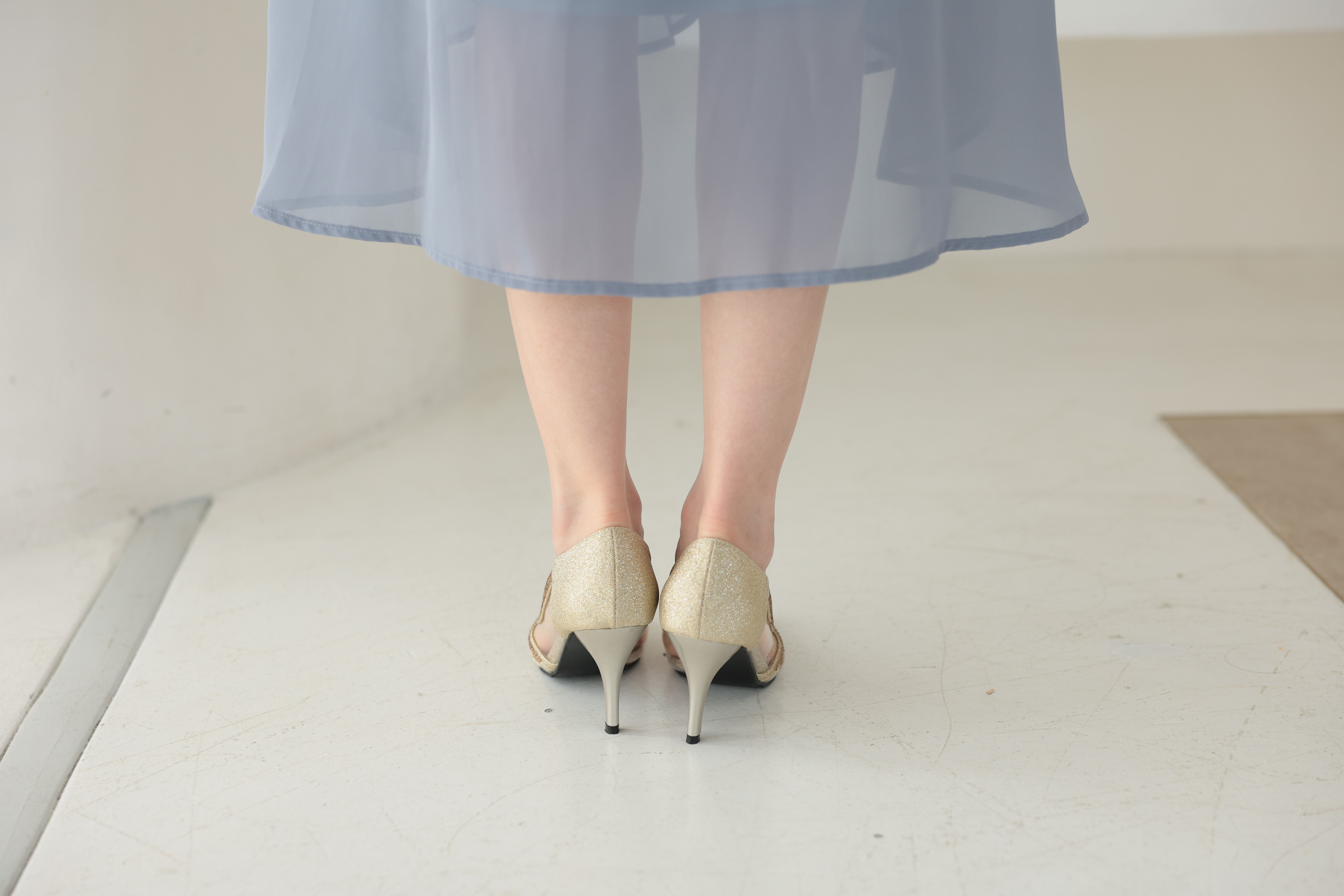[レンタル] アートマリー グリッターディアゴナルラインパンプス ゴールドの宅配レンタル - 4