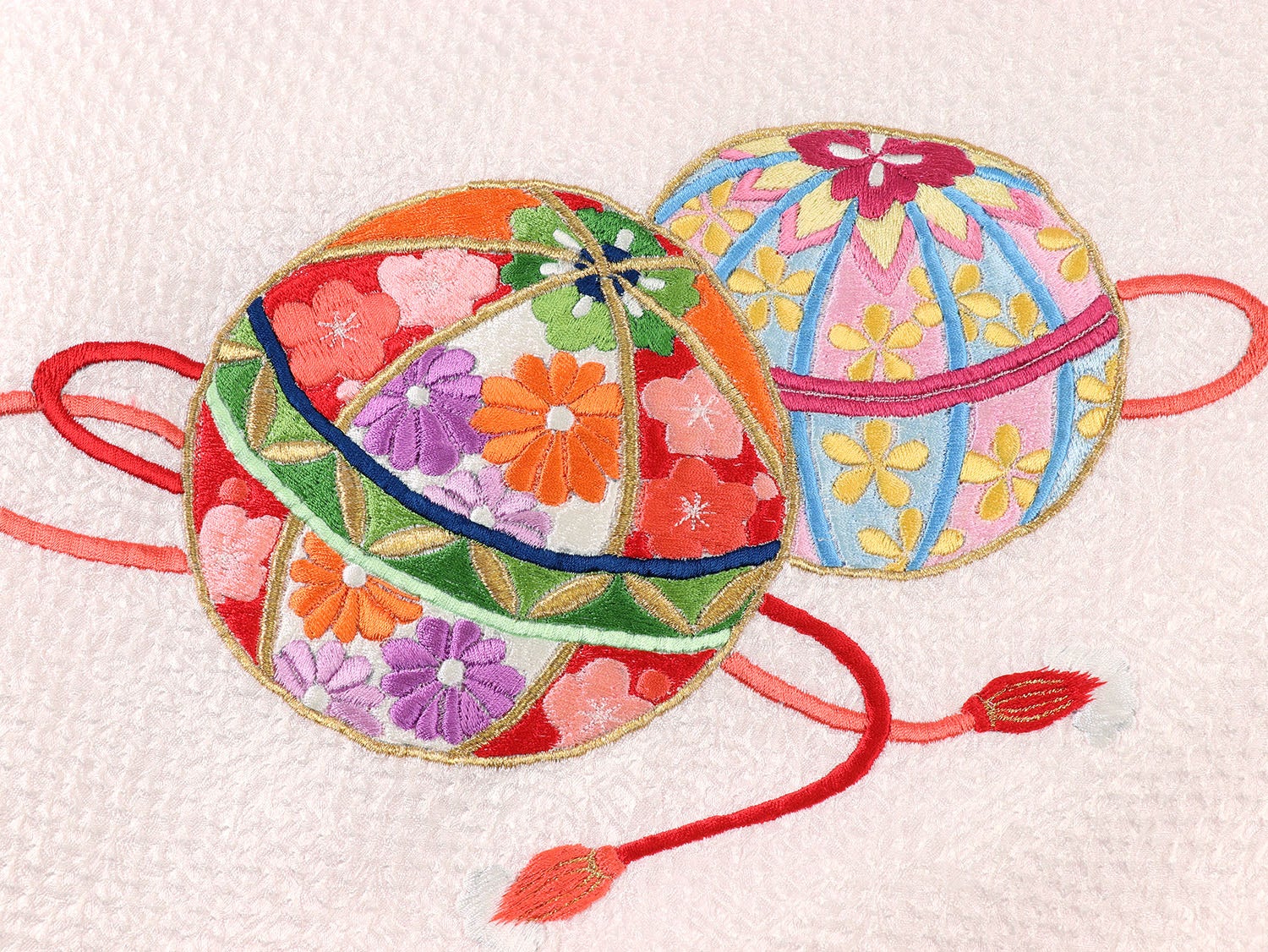 [レンタル] 女の子 お宮参り 産着 レンタル6点フルセット 正絹 彩り刺繍手毬 白色の総絞り風の宅配レンタル - 5