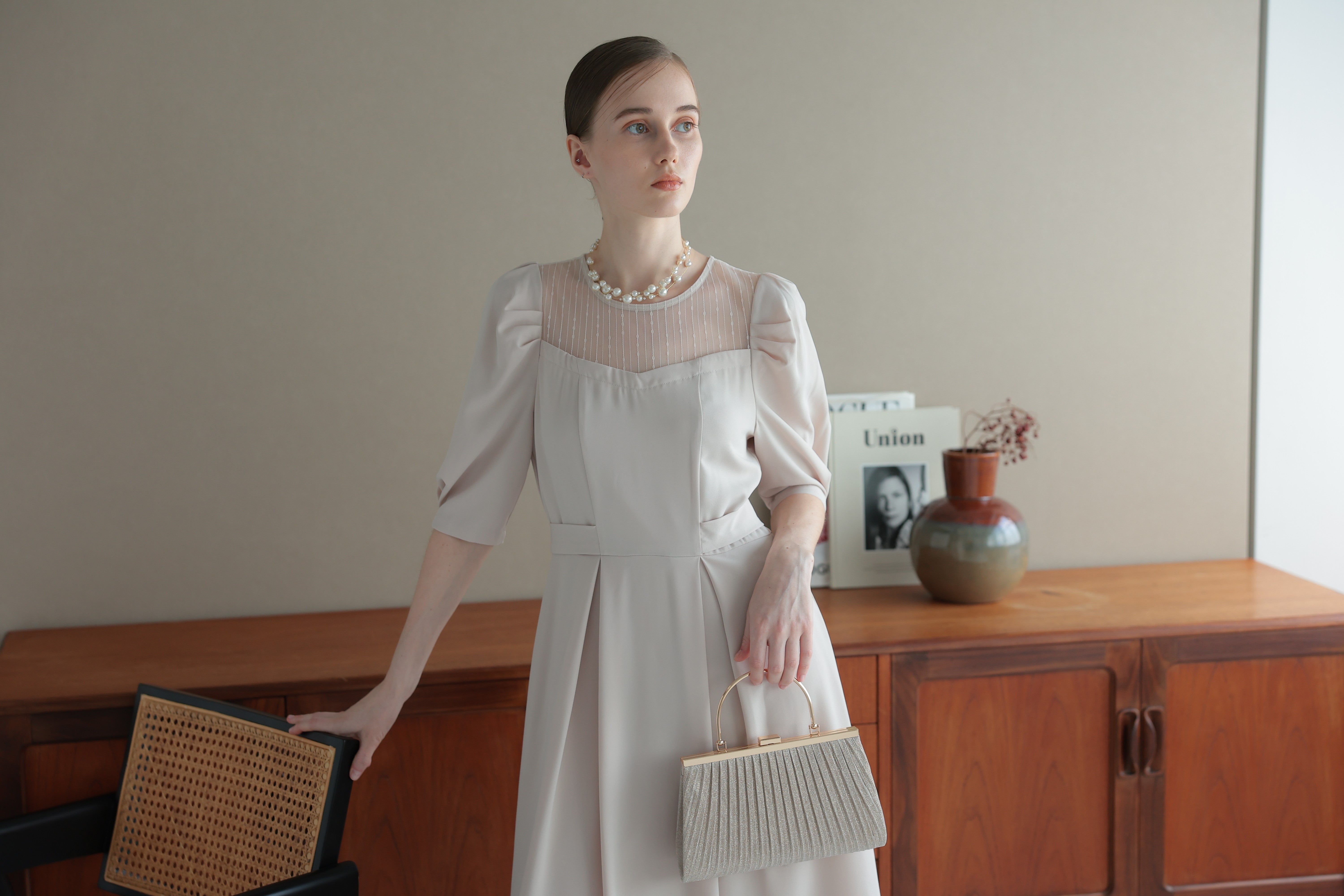 [レンタル] アートマリー メタルハンドルラメプリーツパーティーバッグ ベージュの宅配レンタル - 10