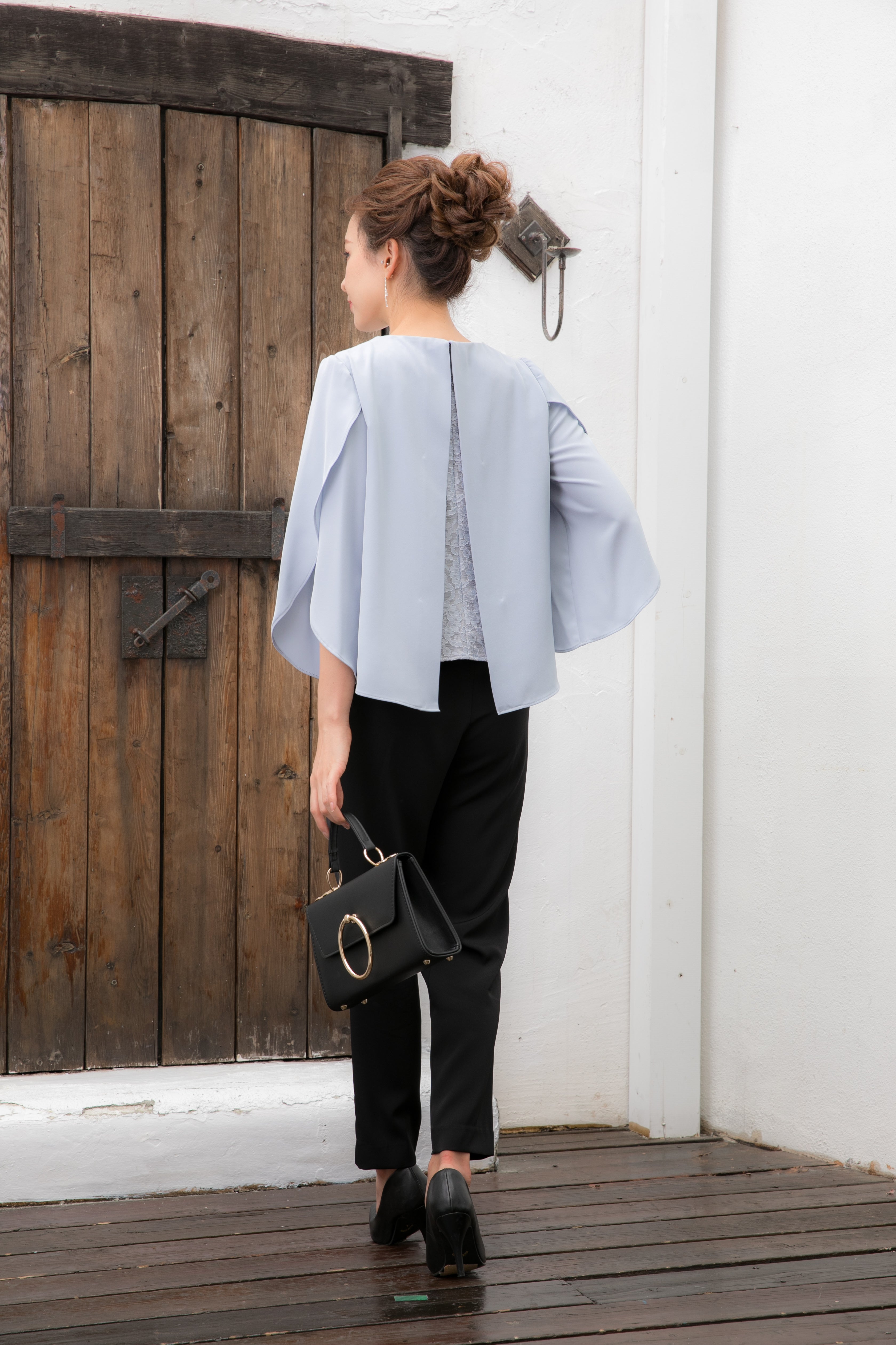 [レンタル] BELINDA DE CAPRIS チューリップスリーブ セットアップ パンツドレス グレー×ブラックの宅配レンタル - 12