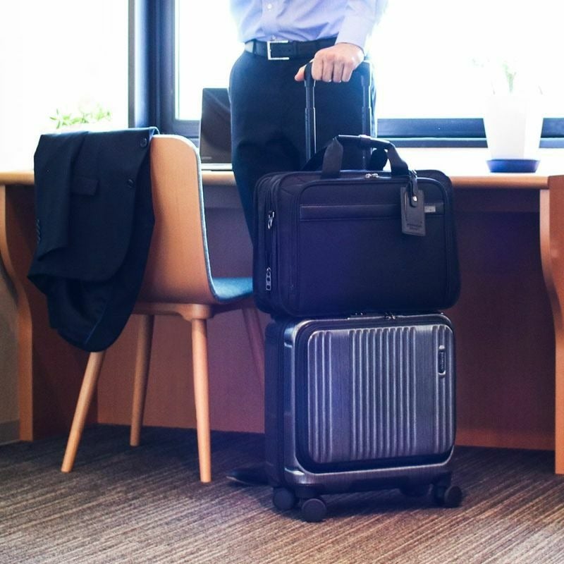 [レンタル] [1-3泊向けサイズ]BERMAS INTER CITY No.60523 33L ハードスーツケース ブラックヘアラインの宅配レンタル - 19