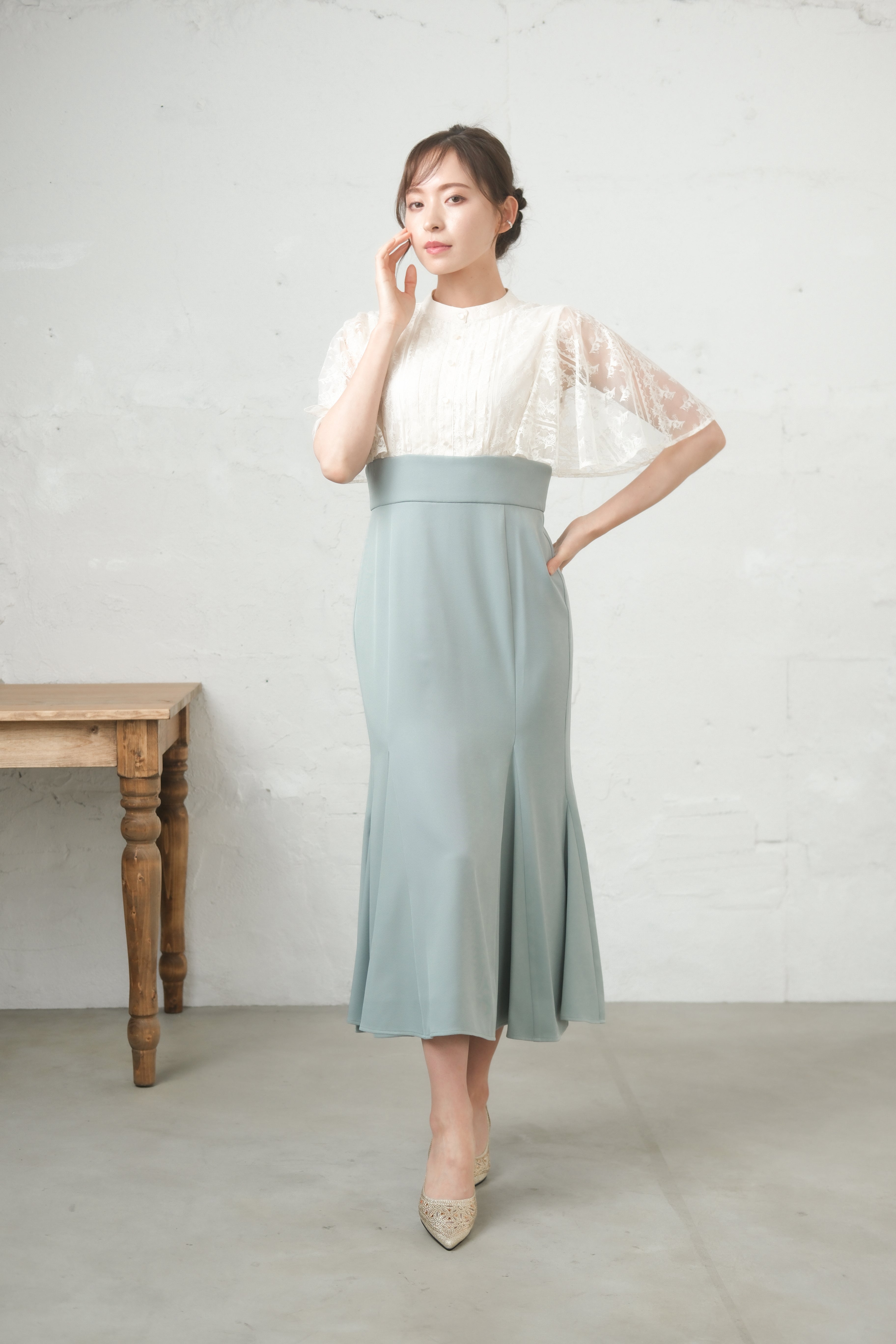 [レンタル] BELINDA DE CAPRIS レース切り替えマーメイド ワンピースドレス オフホワイト×ミントの宅配レンタル - 3