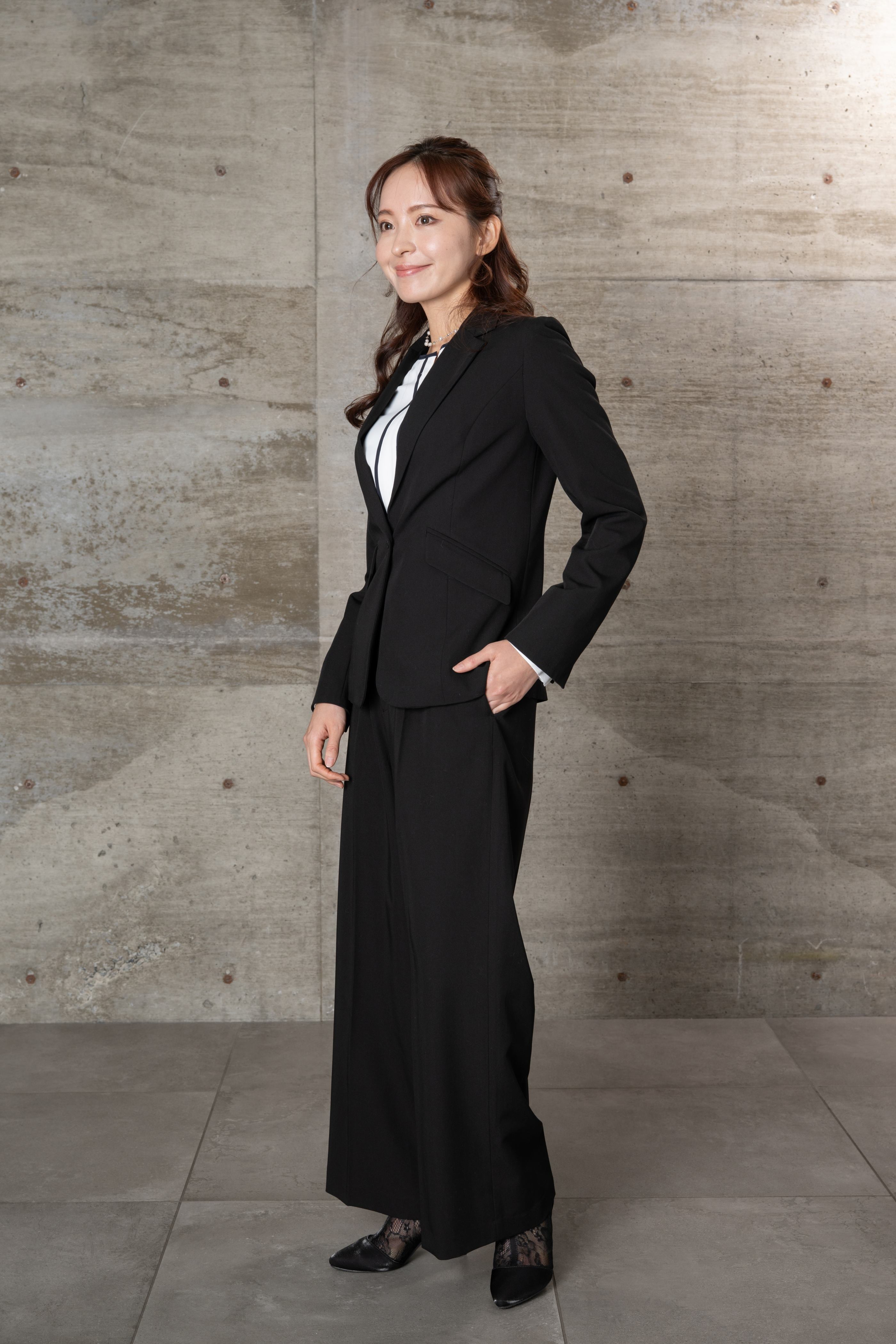 [レンタル] BELINDA DE CAPRIS テーラードジャケット ワイドパンツ2P レディーススーツ ブラック Lサイズ