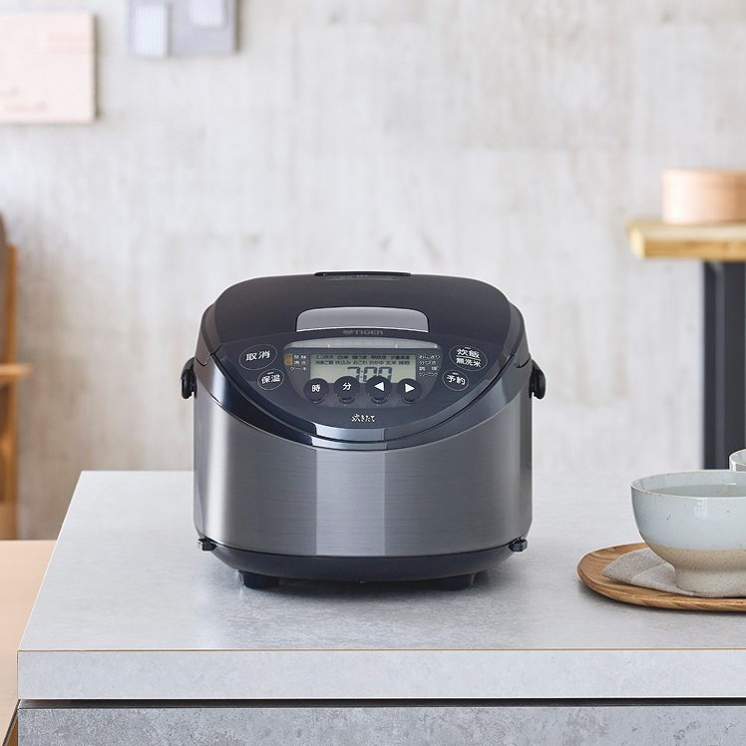 タイガー魔法瓶 炊きたて JPW-K100 IHジャー炊飯器 本体設置イメージ モーブブラック - 4