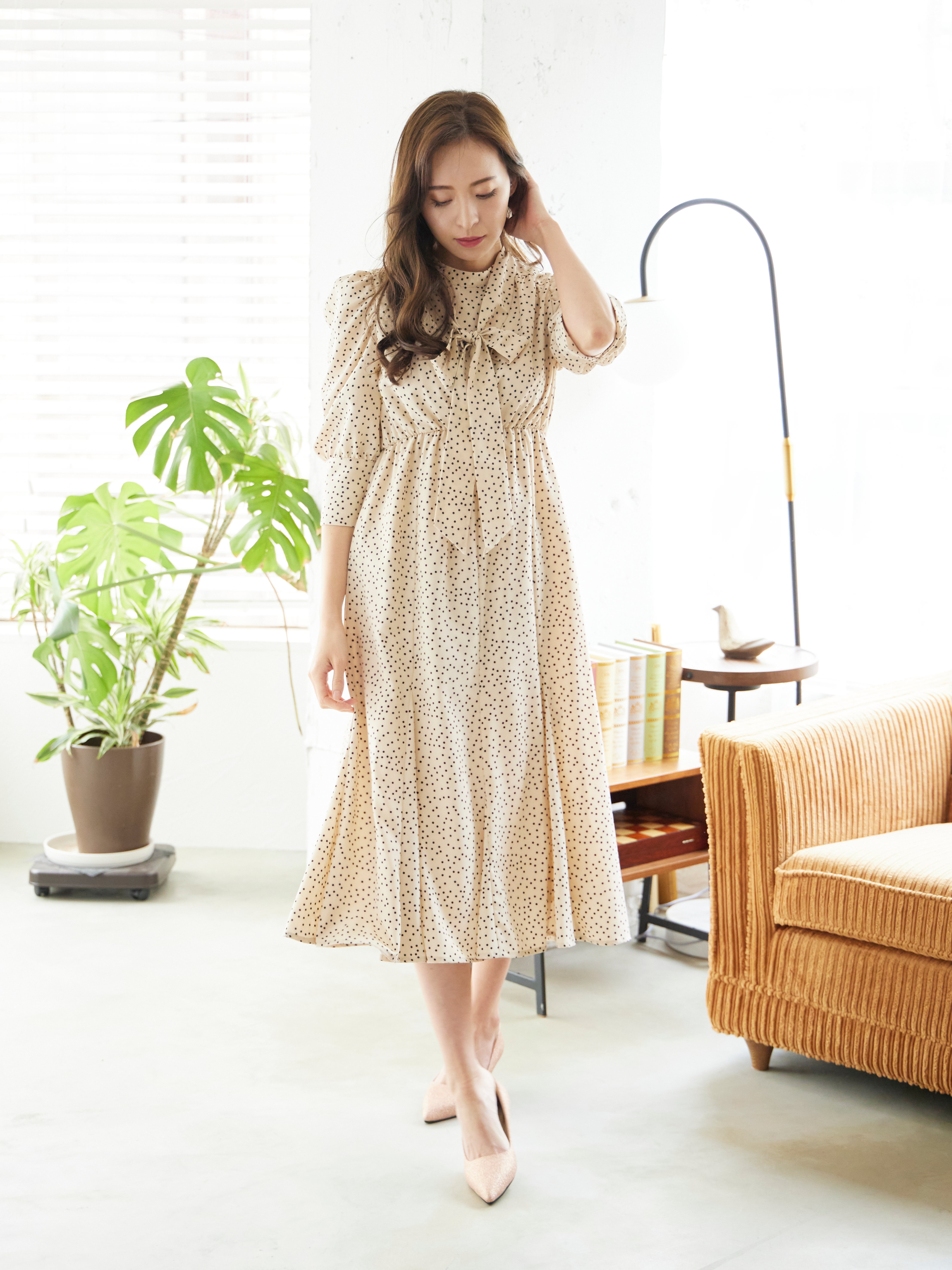 [レンタル] BELINDA DE CAPRIS ギャザースリーブ ドットワンピースドレス ベージュの宅配レンタル - 3