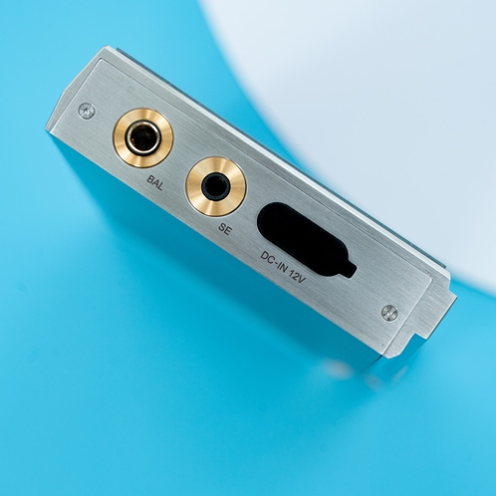 iBasso Audio DX340 ディスクリートPWM-DAC搭載 フラッグシップオーディオプレーヤー 底面 出力端子 - 10