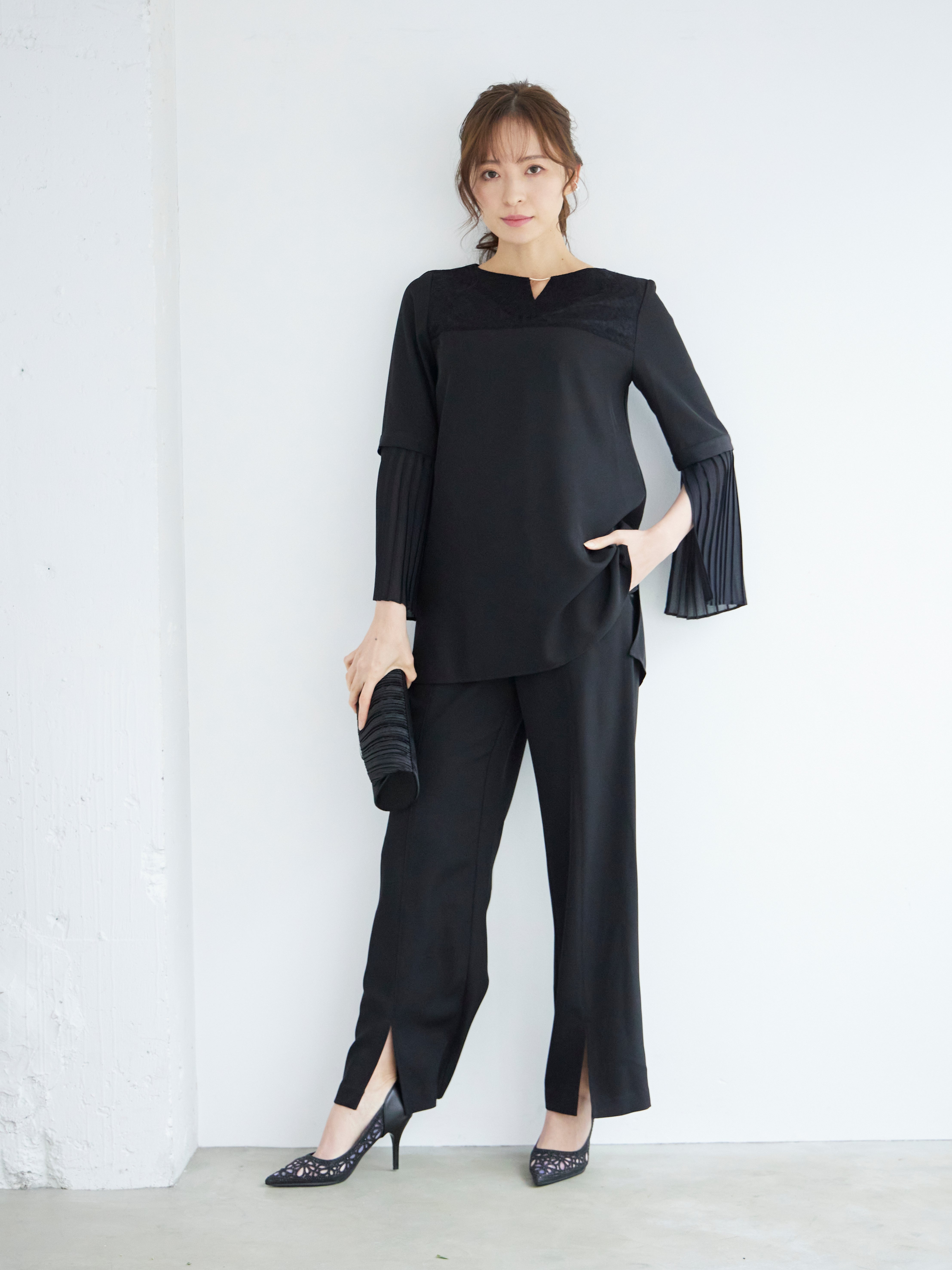 [レンタル] BELINDA DE CAPRIS プリーツ袖 セットアップ スリットパンツドレス ブラックの宅配レンタル - 2