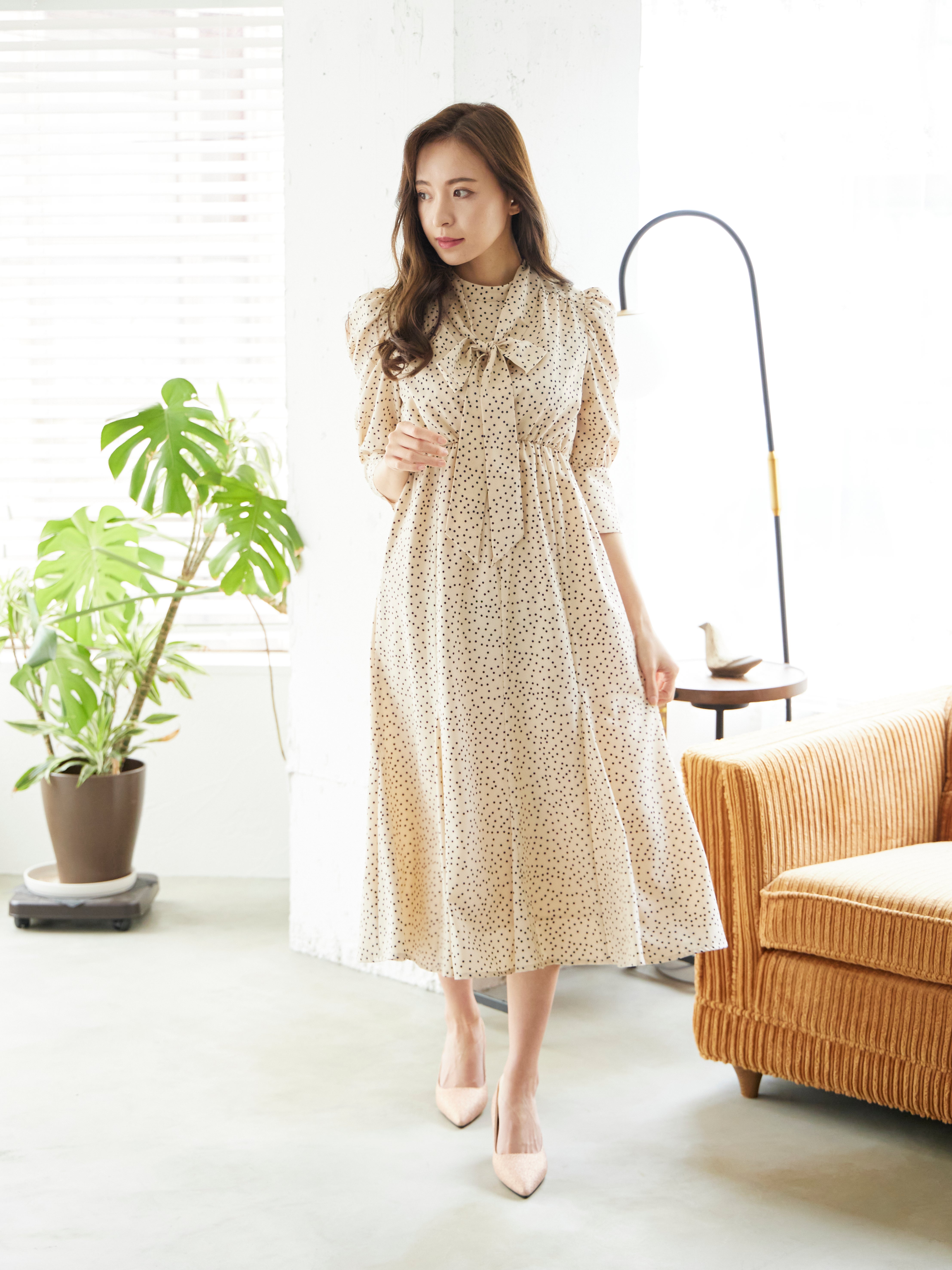 [レンタル] BELINDA DE CAPRIS ギャザースリーブ ドットワンピースドレス ベージュ Lサイズ