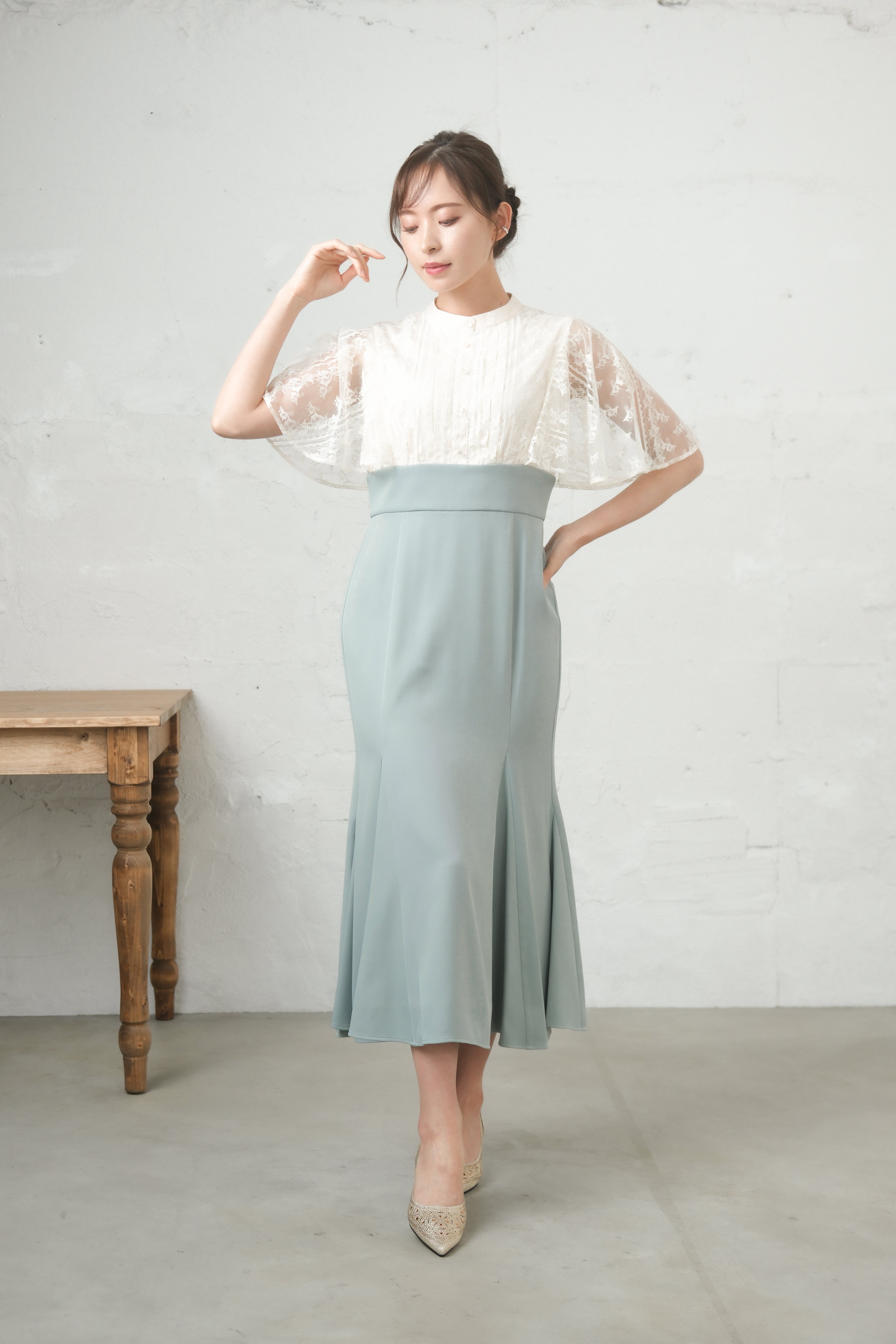 [レンタル] BELINDA DE CAPRIS レース切り替えマーメイド ワンピースドレス オフホワイト×ミントの宅配レンタル - 4