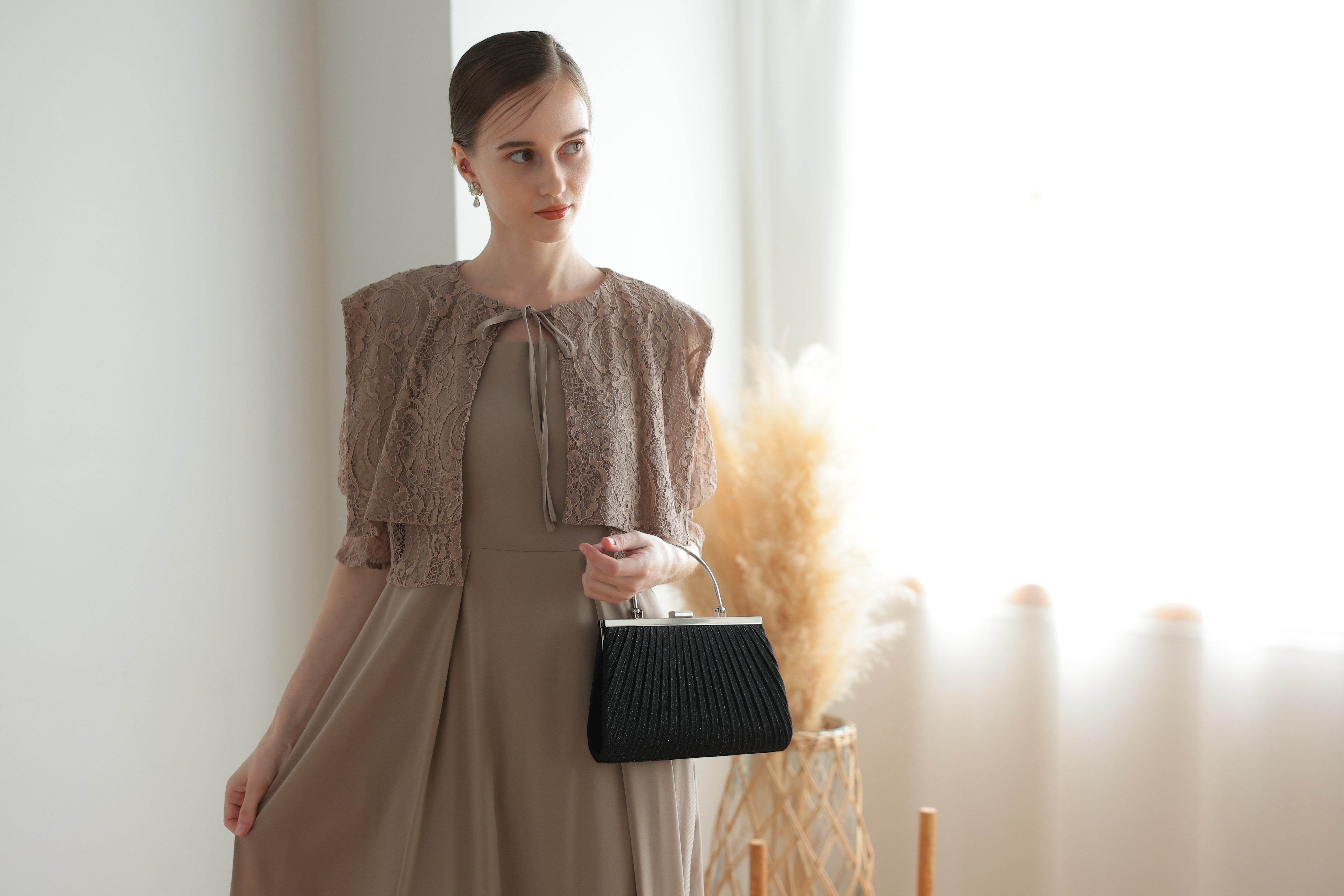 [レンタル] アートマリー メタルハンドルラメプリーツパーティーバッグ ブラックの宅配レンタル - 7