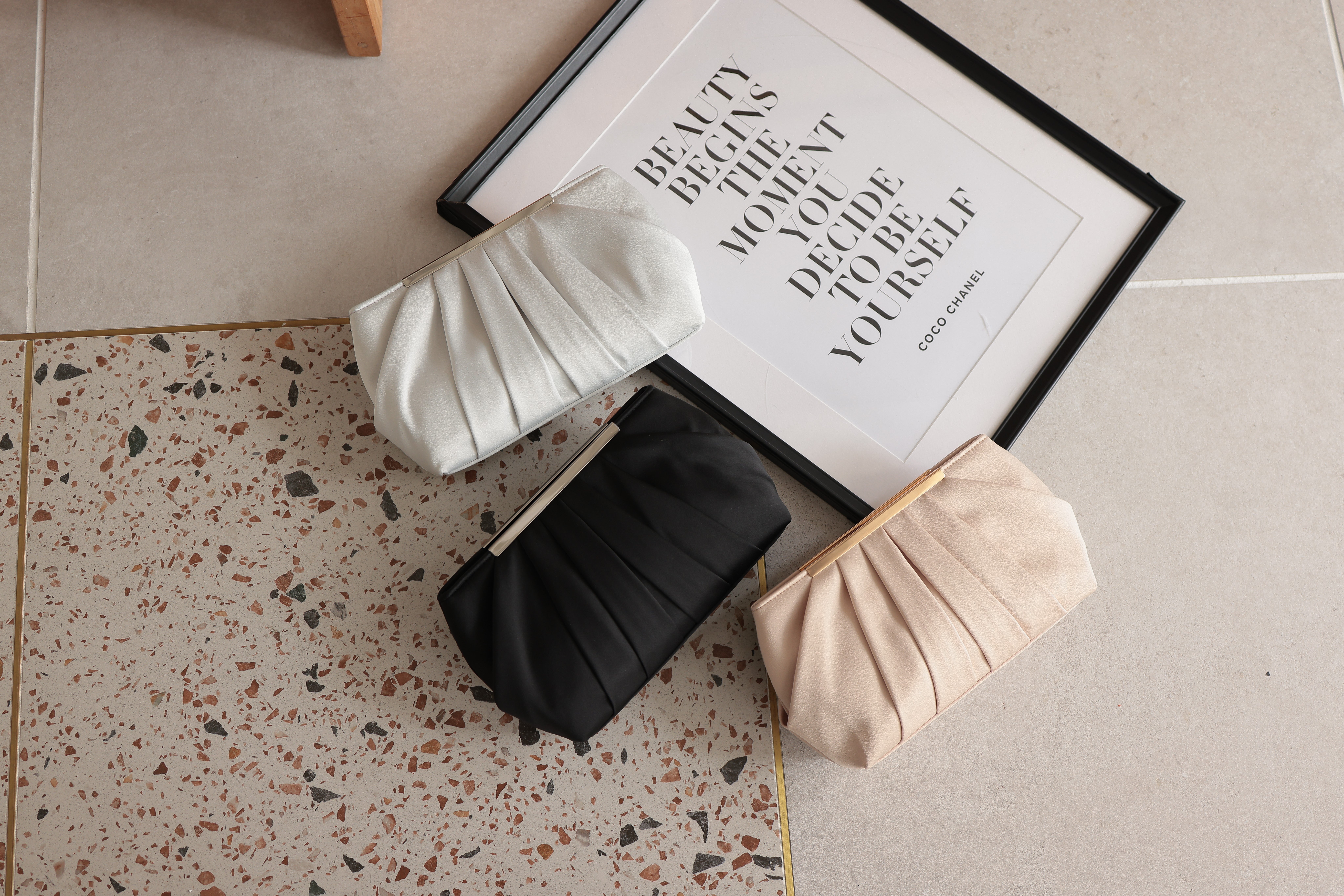 [レンタル] アートマリー タックデザインパーティーバッグ ブラックの宅配レンタル - 6