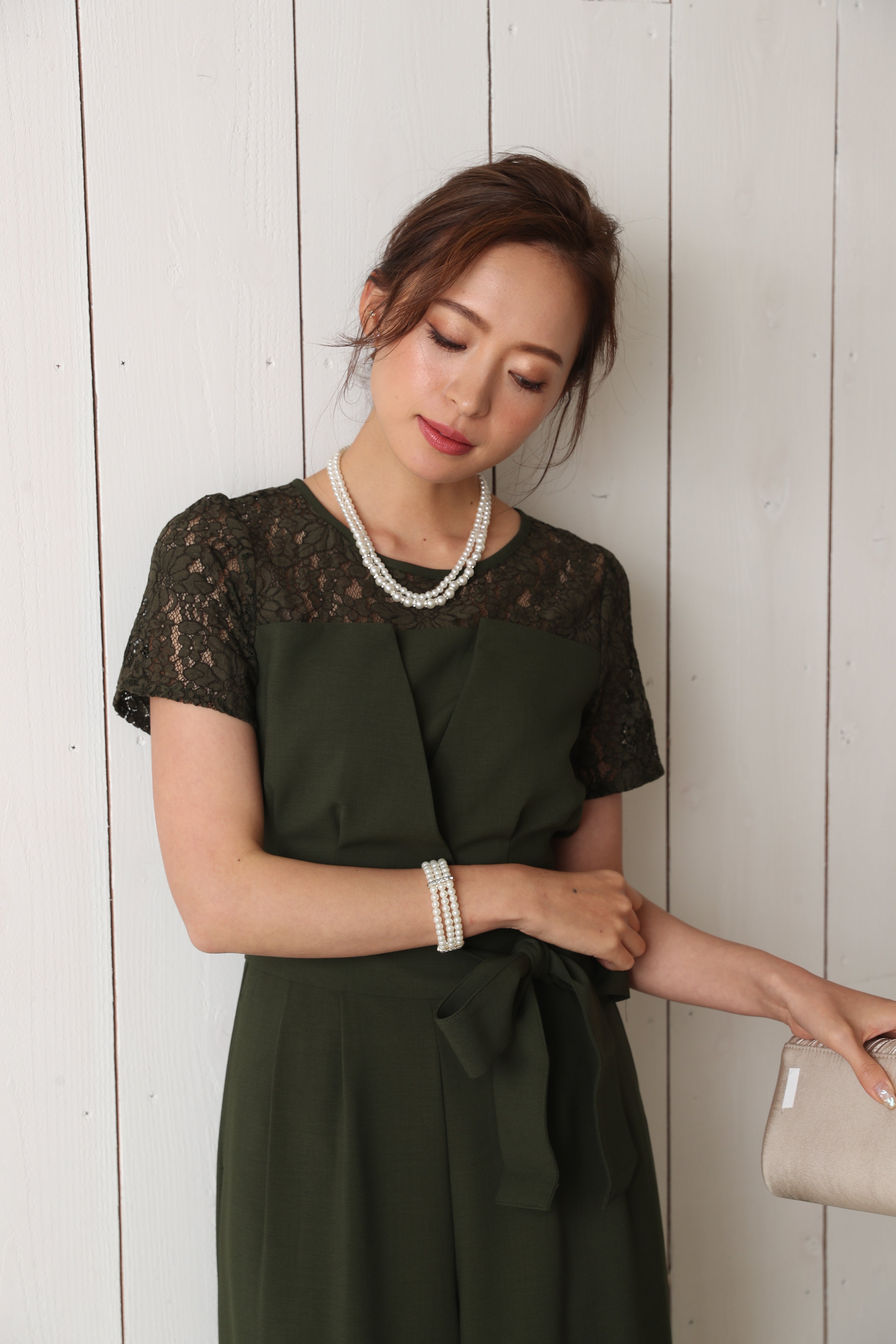 [レンタル] BELINDA DE CAPRIS 袖付きタックテーパード オールインワン パンツドレス カーキの宅配レンタル - 29