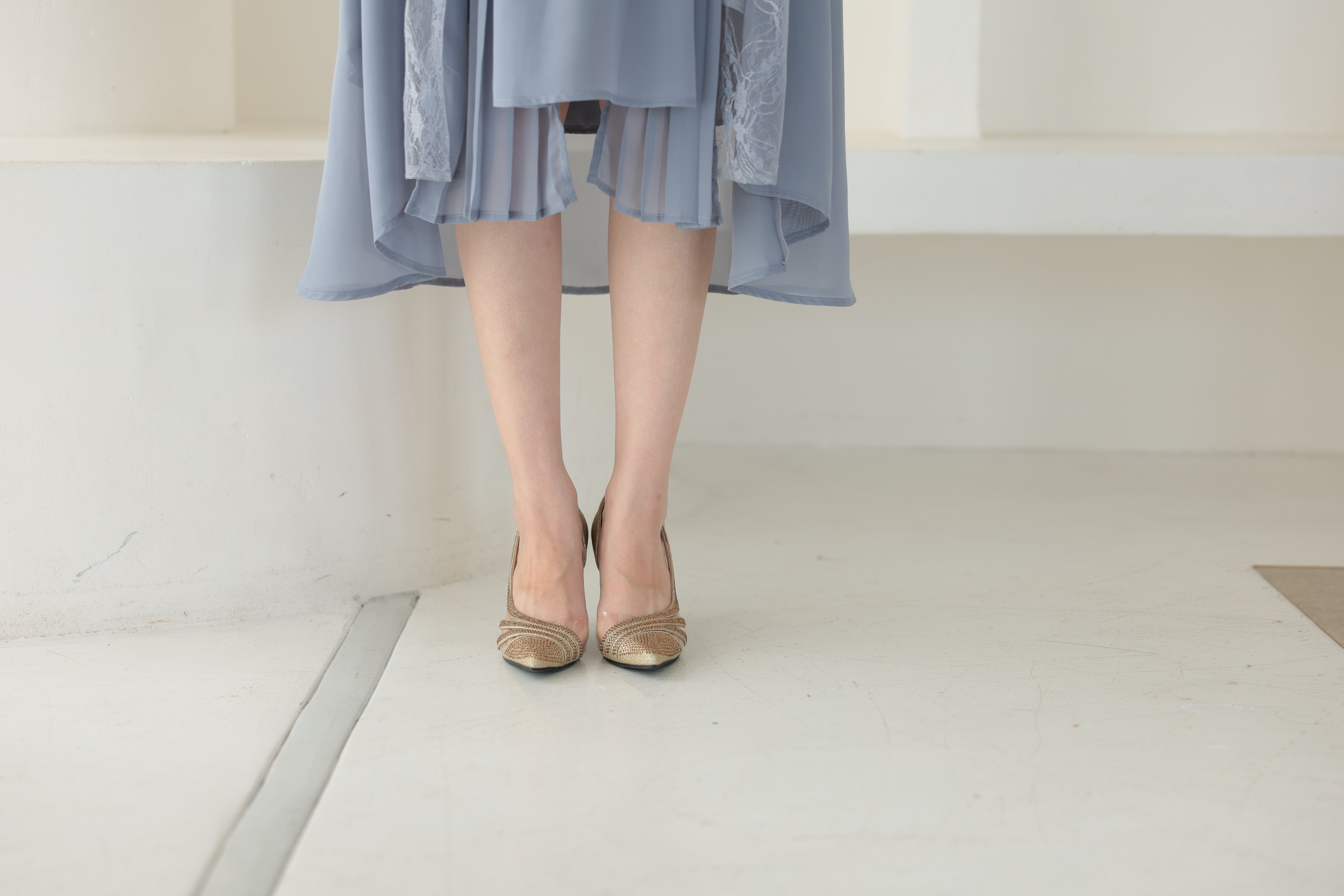 [レンタル] アートマリー グリッターディアゴナルラインパンプス ゴールドの宅配レンタル - 2