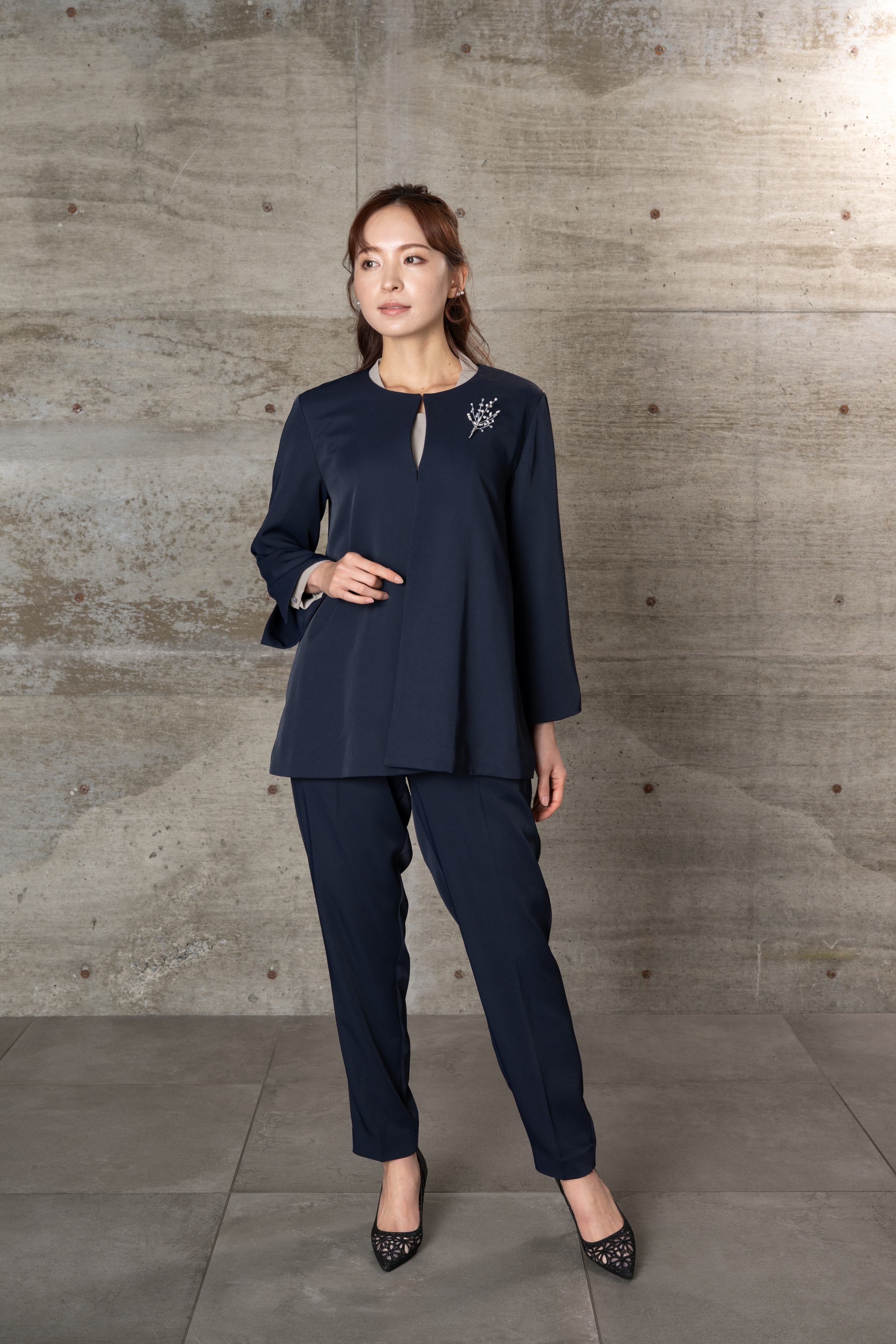 [レンタル] BELINDA DE CAPRIS ノーカラータック テーパード2P レディーススーツ ネイビー Mサイズ