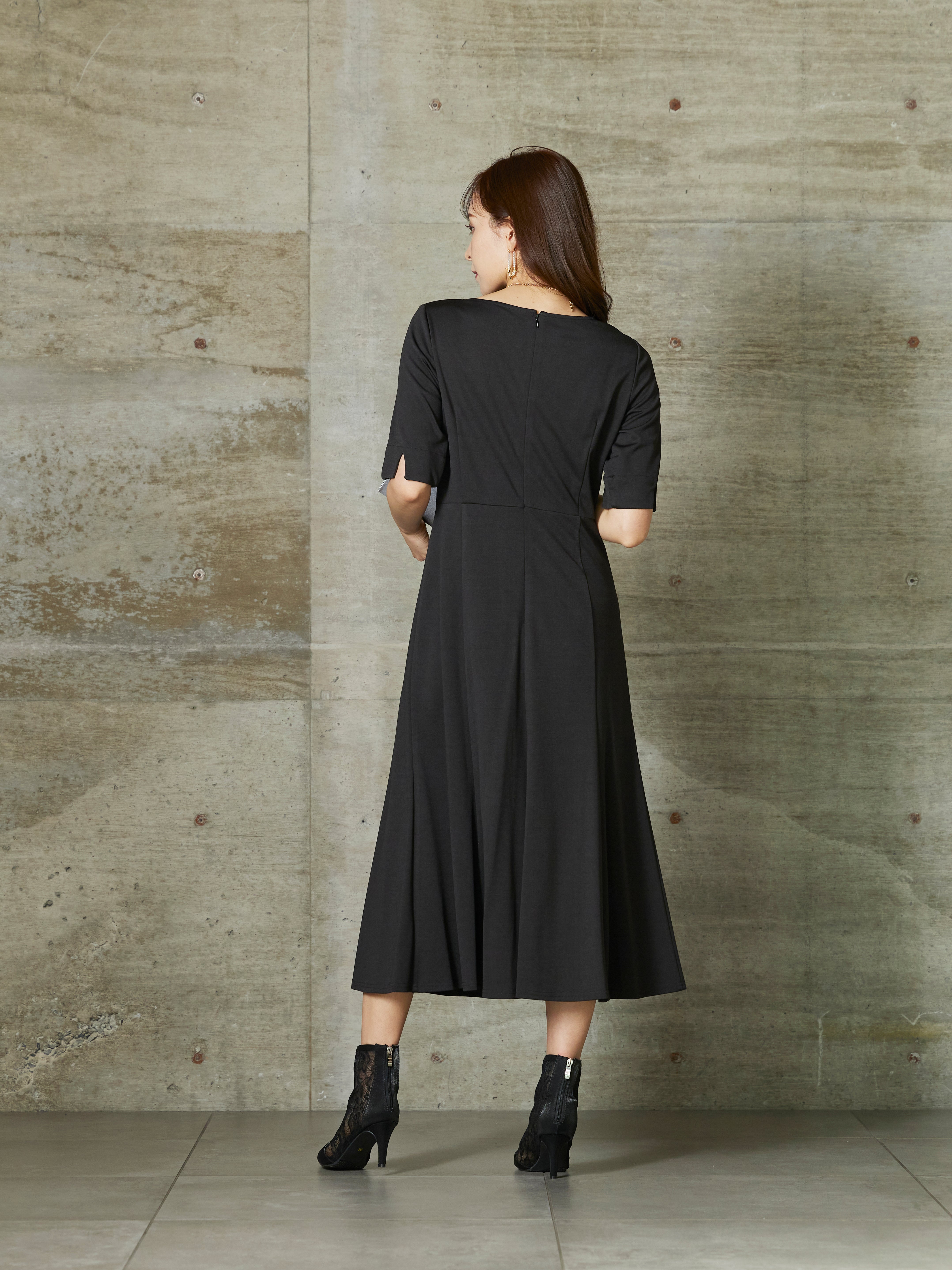 [レンタル] BELINDA DE CAPRIS Uネック ワンピースドレス ブラックの宅配レンタル - 4