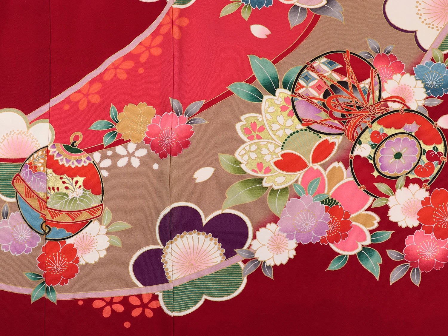 [レンタル] 女の子 お宮参り 産着 レンタル6点フルセット 正絹 古典調の鼓に桜散らし 濃い赤色の宅配レンタル - 5