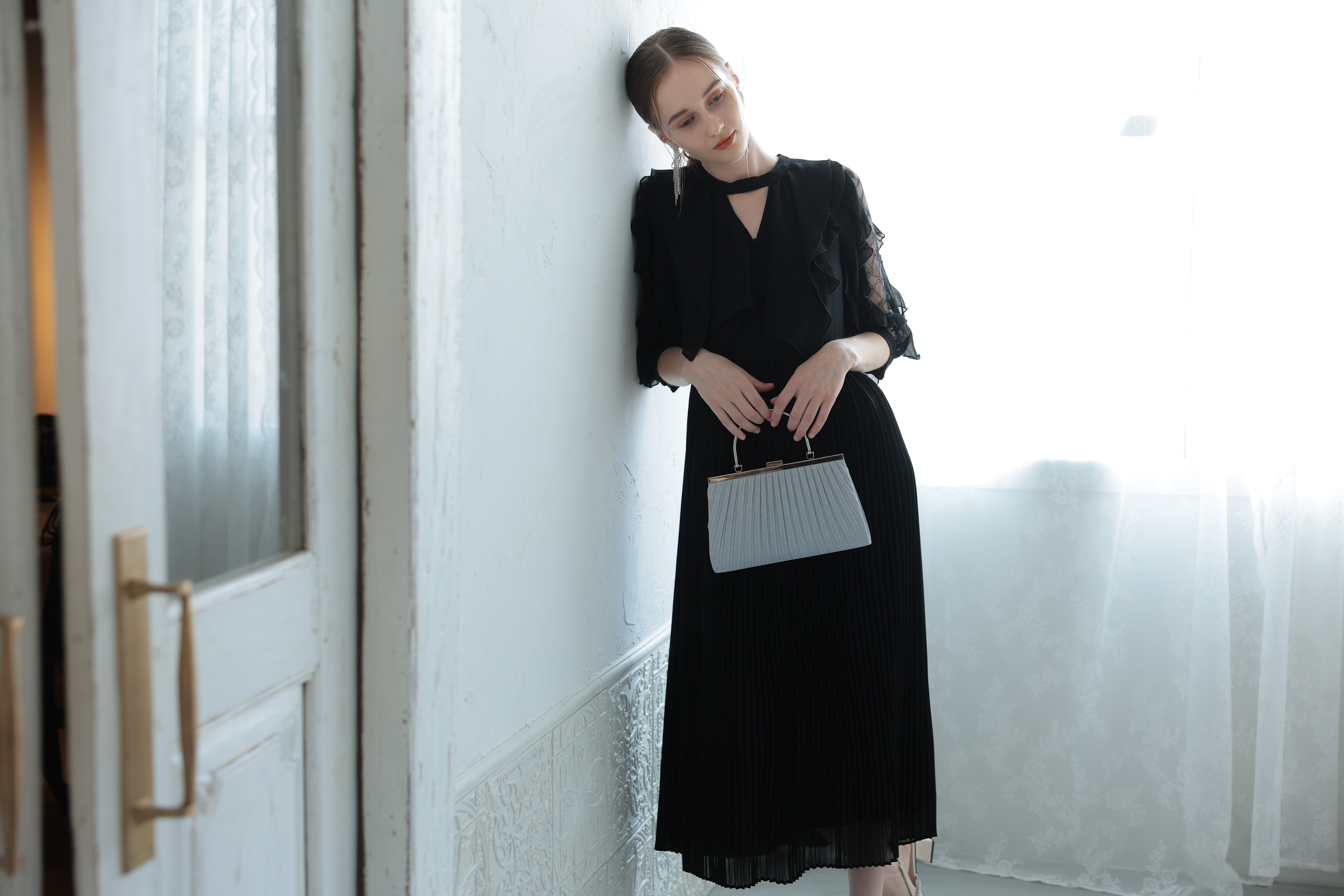 [レンタル] アートマリー メタルハンドルラメプリーツパーティーバッグ シルバーの宅配レンタル - 7