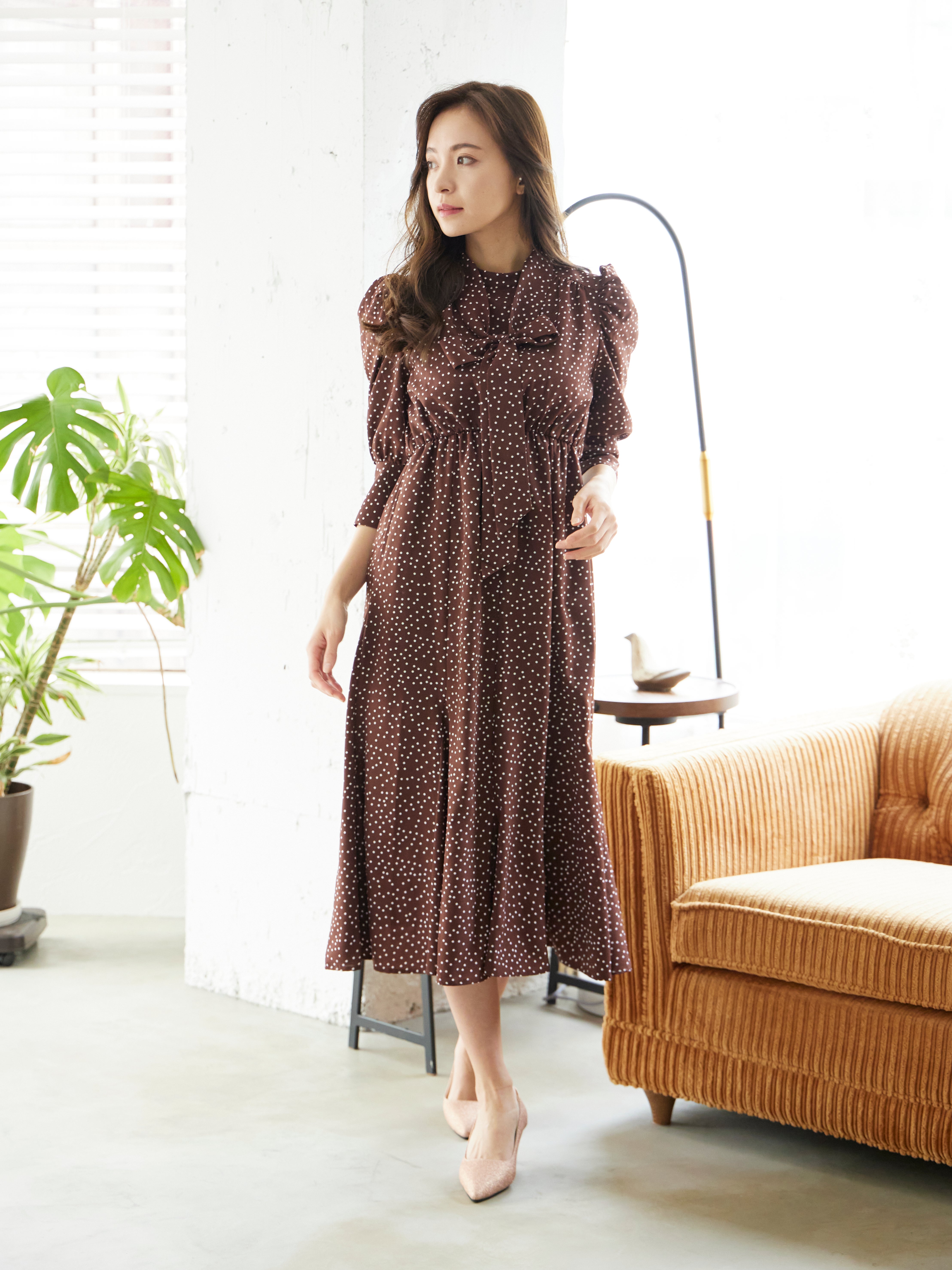 [レンタル] BELINDA DE CAPRIS ギャザースリーブ ドットワンピースドレス ブラウンの宅配レンタル - 5