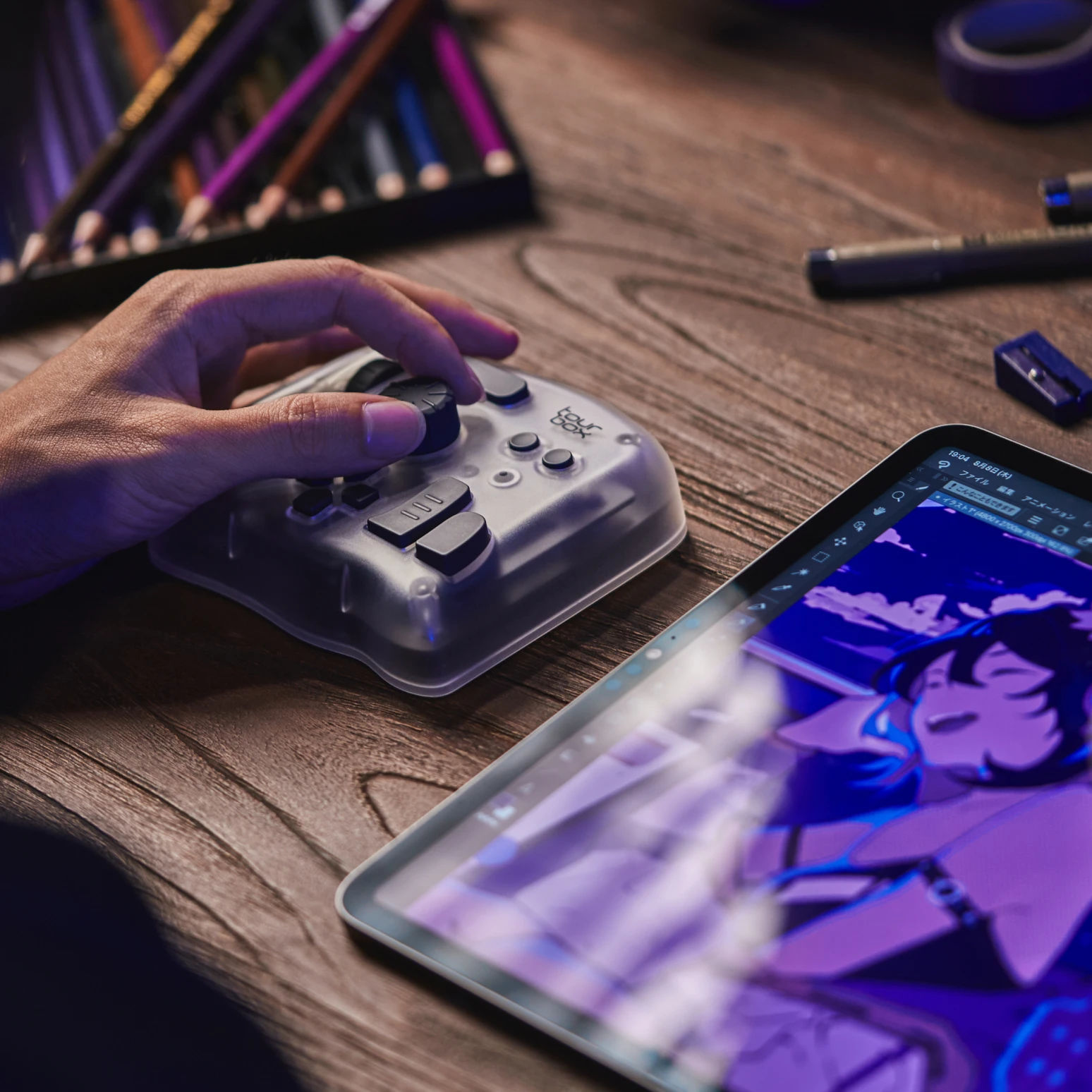 TourBox Elite Plus 左手デバイス iPadでの作画シーン - 5