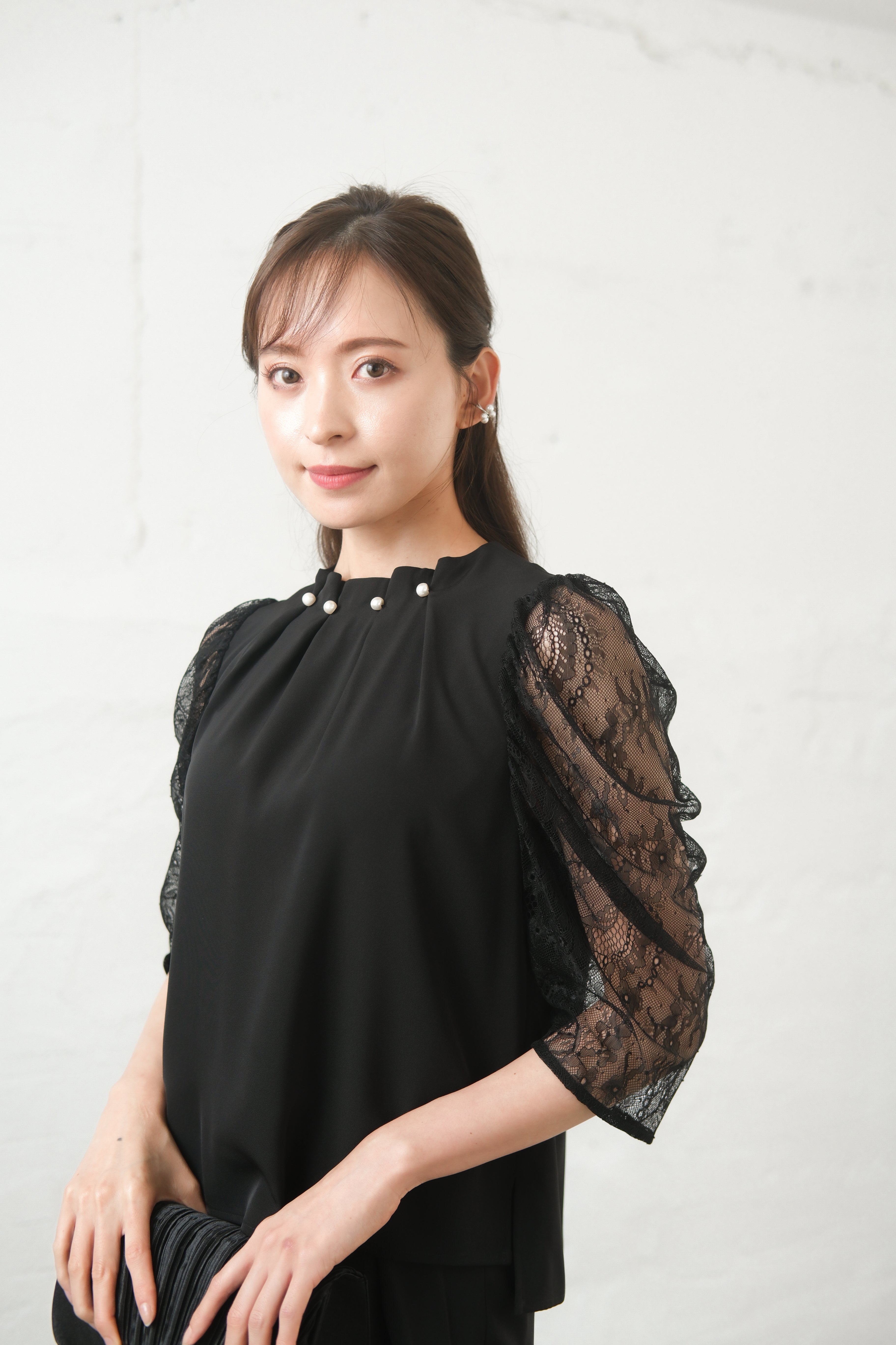 [レンタル] BELINDA DE CAPRIS パールボタン付き セットアップ パンツドレス ブラックの宅配レンタル - 16