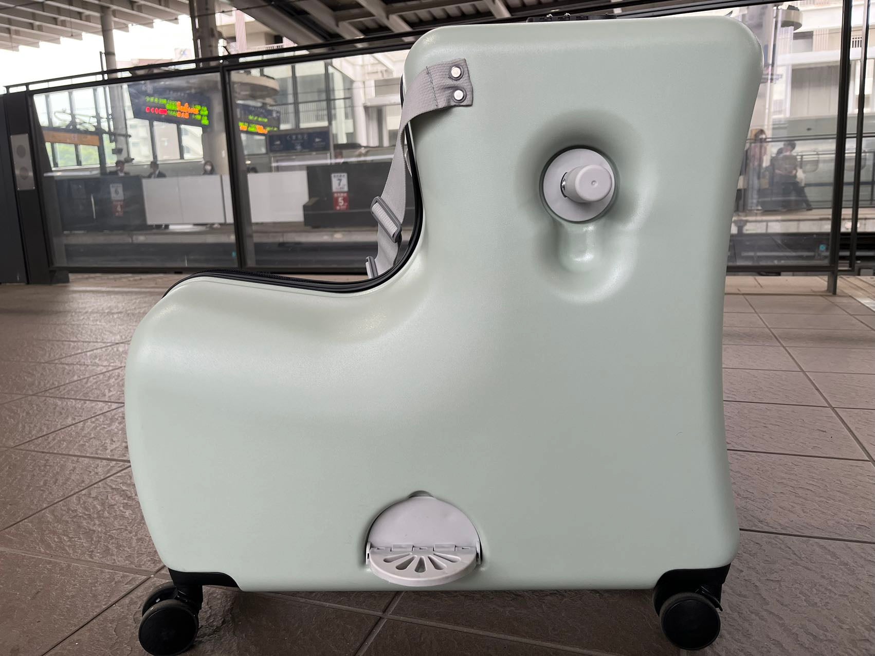 [レンタル] [5-8泊向けサイズ]キッズトラベル 折りたたみハンドル 65L 子供が乗れるキャリーケースの宅配レンタル - 8