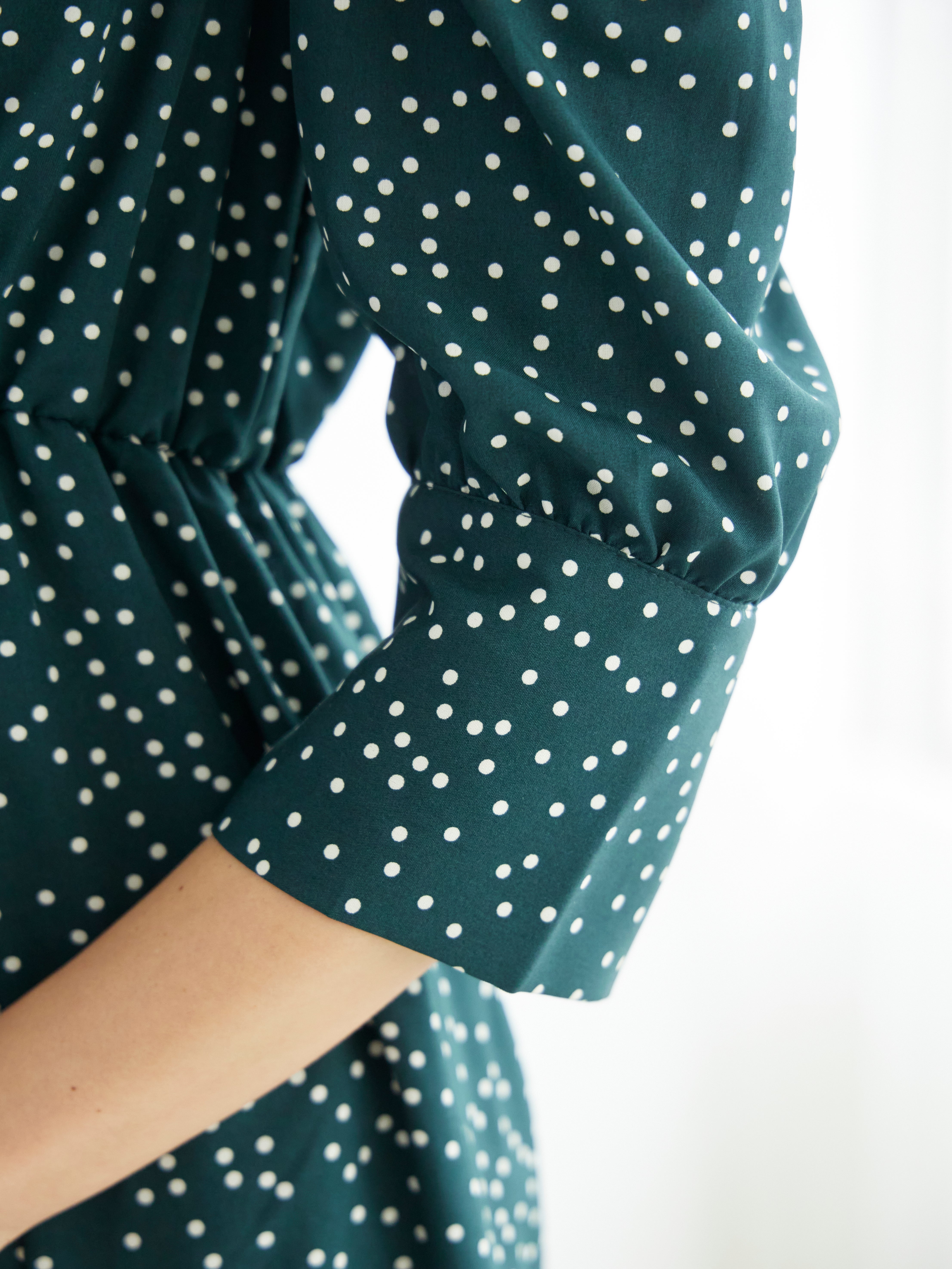 [レンタル] BELINDA DE CAPRIS ギャザースリーブ ドットワンピースドレス グリーンの宅配レンタル - 14