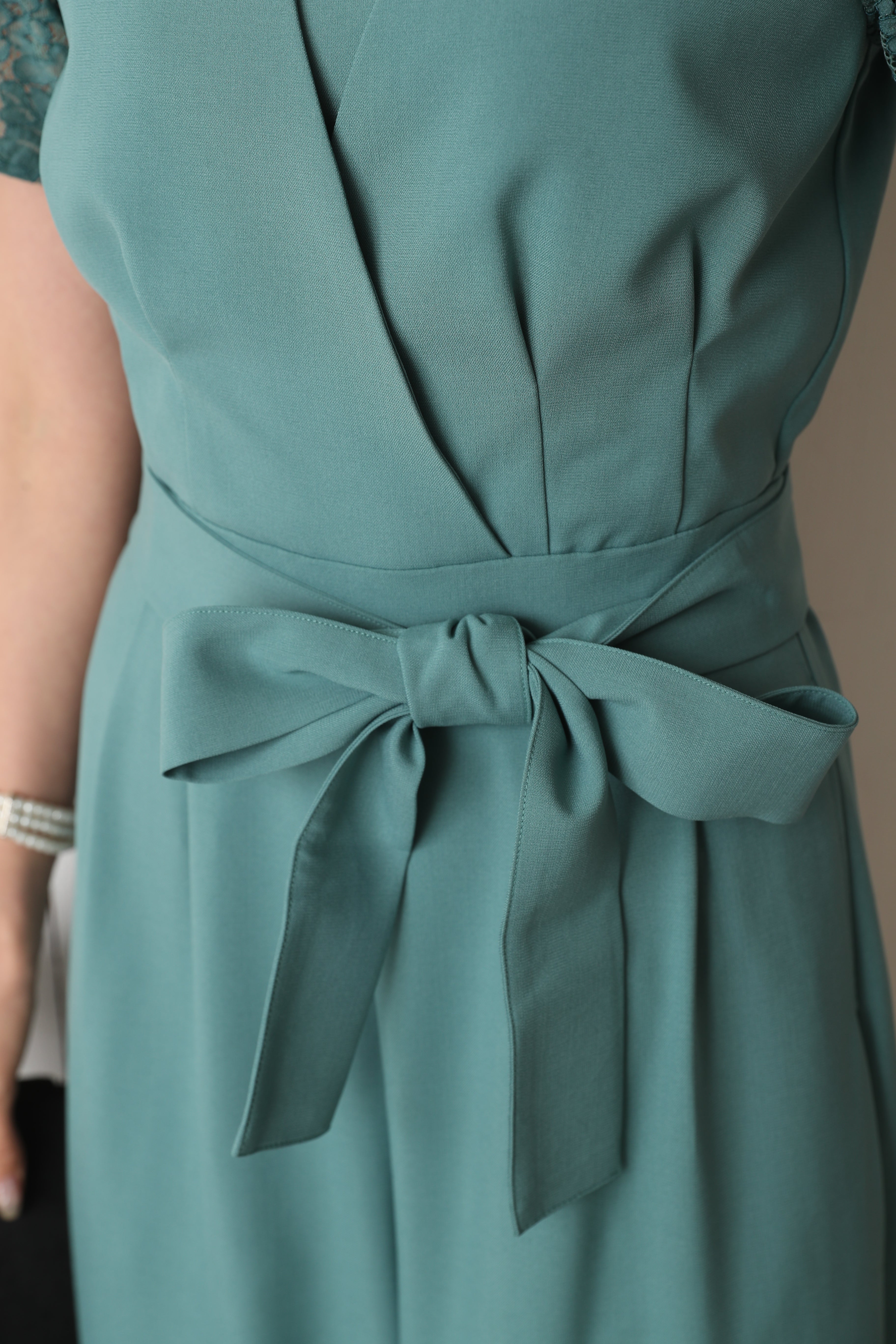 [レンタル] BELINDA DE CAPRIS 袖付きタックテーパード オールインワン パンツドレス ミントの宅配レンタル - 44