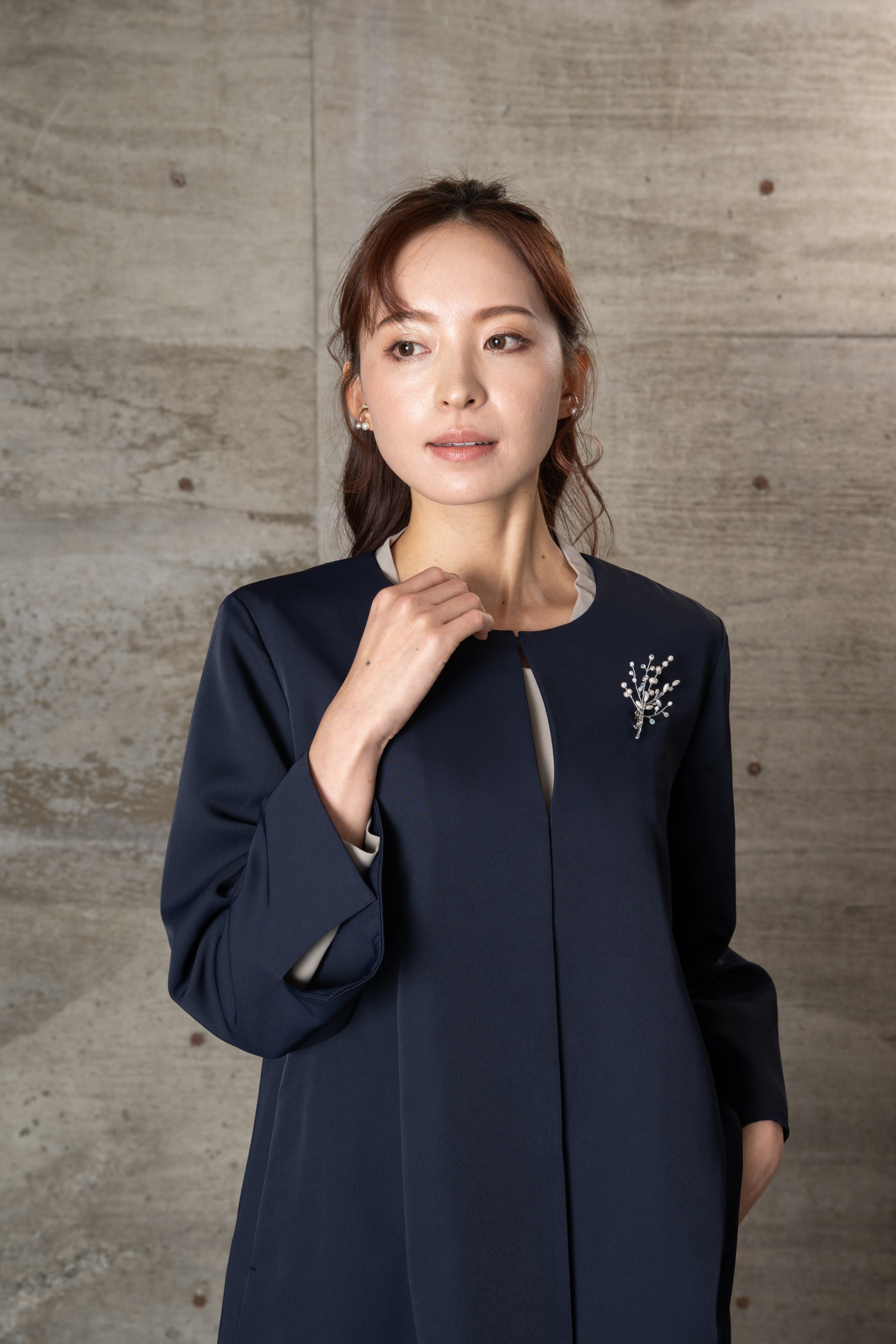 [レンタル] BELINDA DE CAPRIS ノーカラータック テーパード2P レディーススーツの宅配レンタル - 11