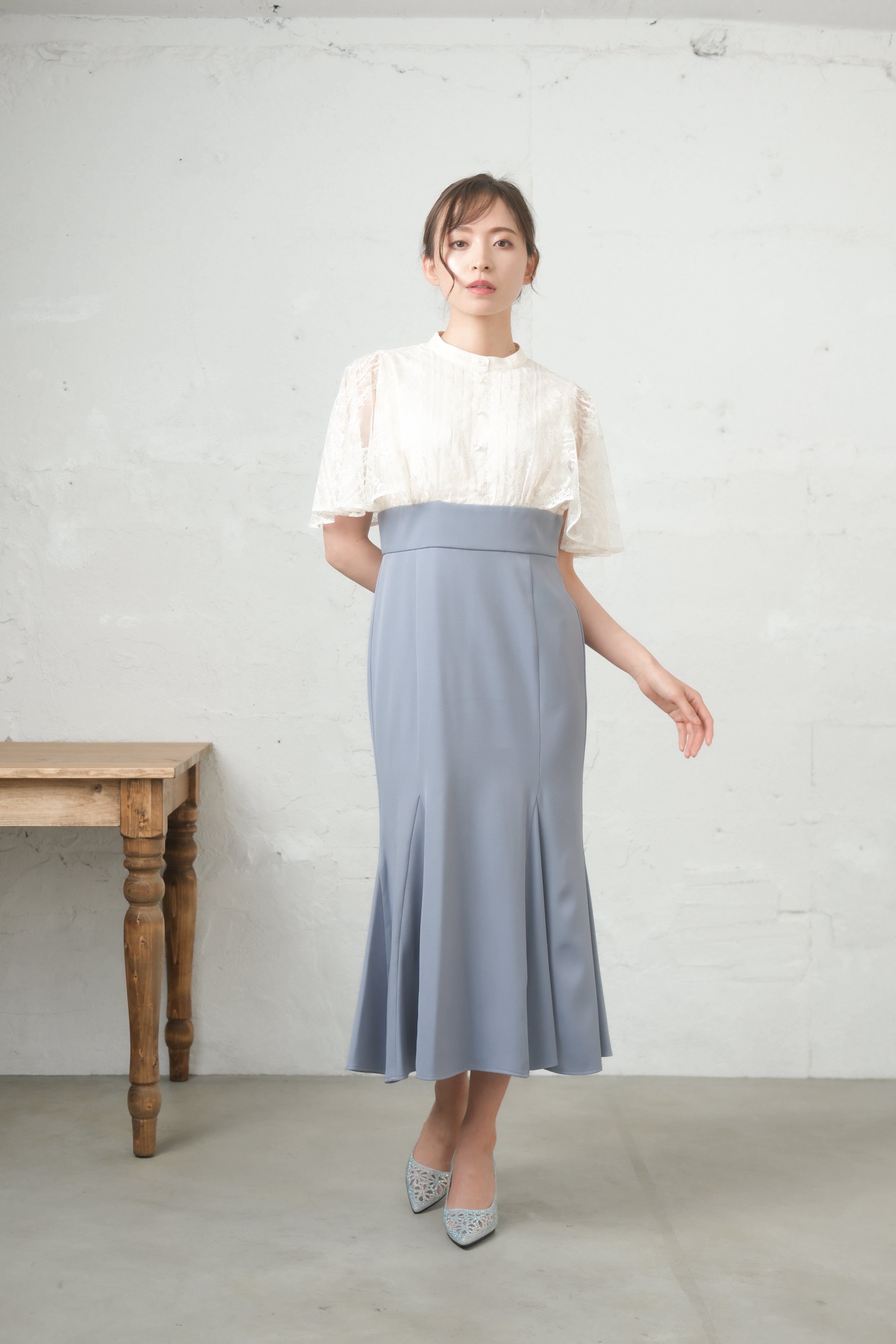 [レンタル] BELINDA DE CAPRIS レース切り替えマーメイド ワンピースドレス オフホワイト×ブルーの宅配レンタル - 5