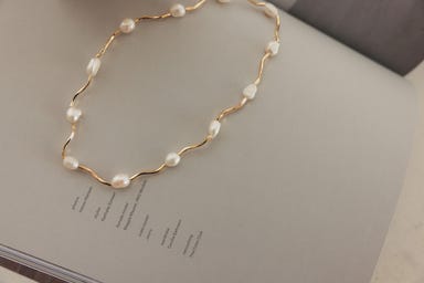 アートマリー 2WAYのパールゴムネックレス ゴールド